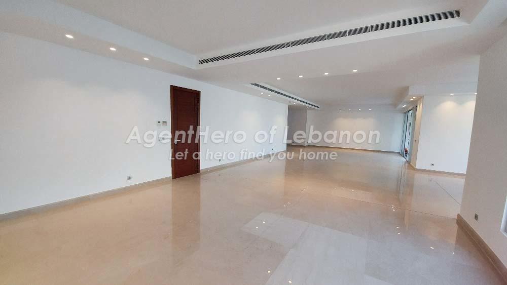 Elegant Apt | Large Terrace | Indoor Activities
