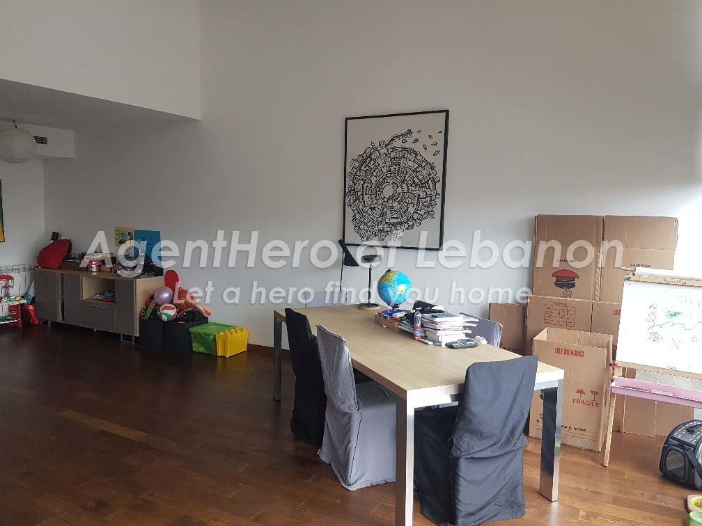Modern Loft with Terrace – Prime Location