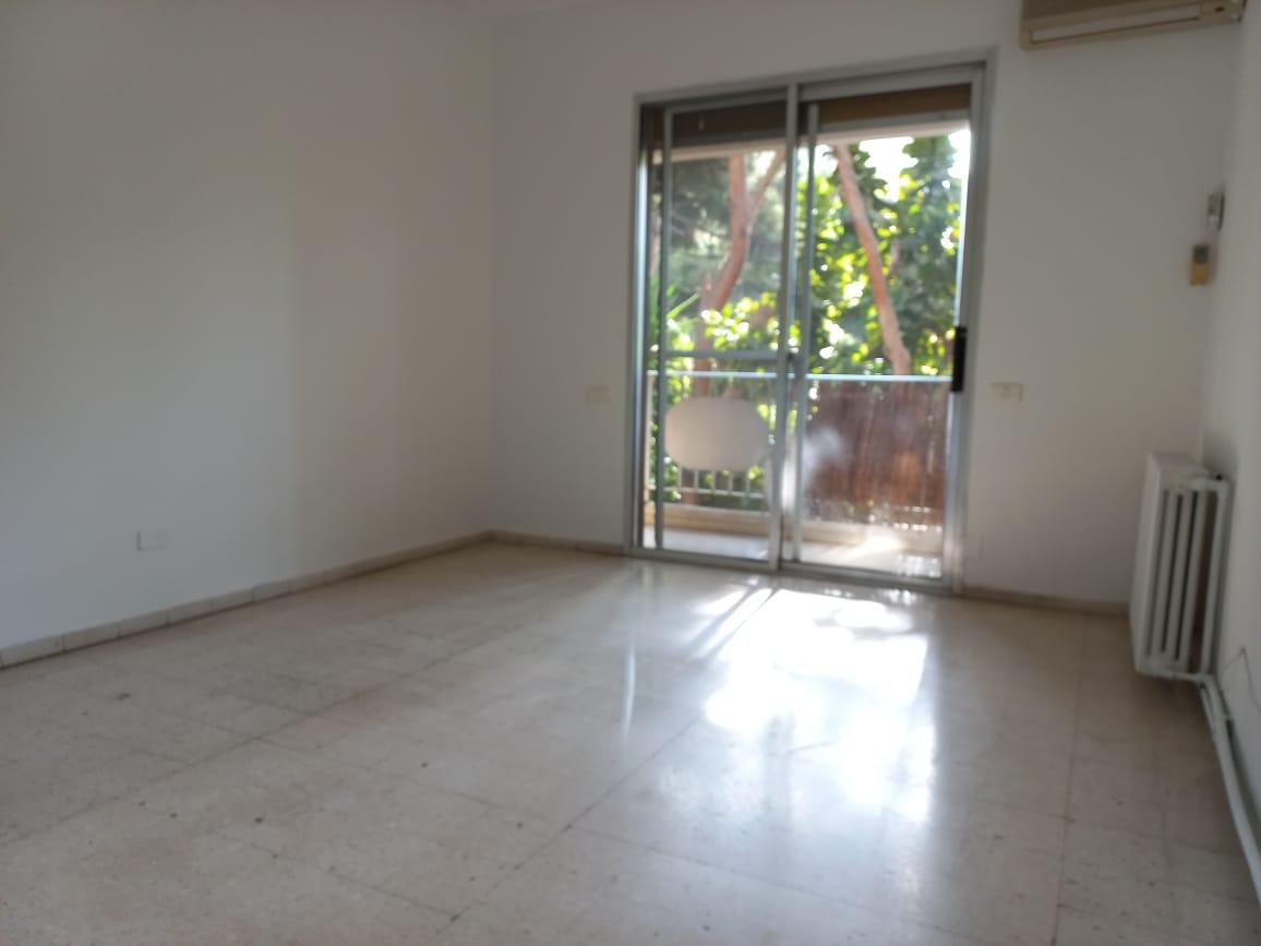 Spacious apartment in Horch Tabet!