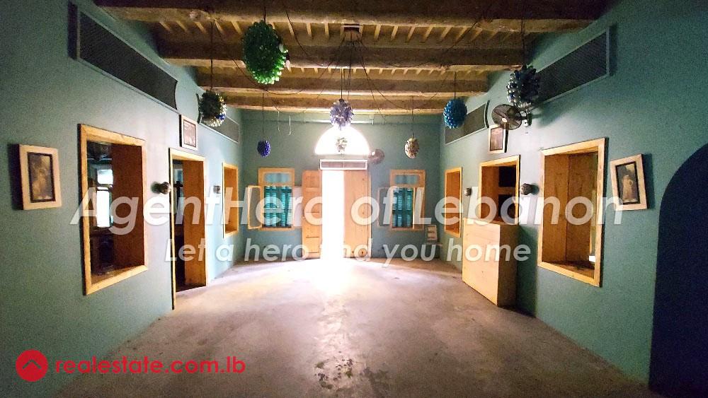Resto or Pub for Rent - Achrafiyeh