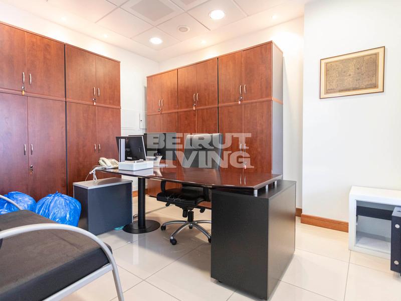 Office in Prime Location | Sea View