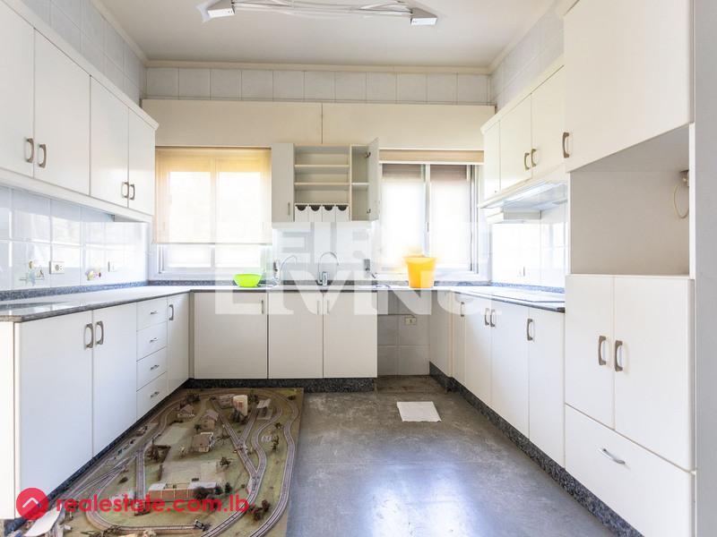 Huge Apartment | Calm Area