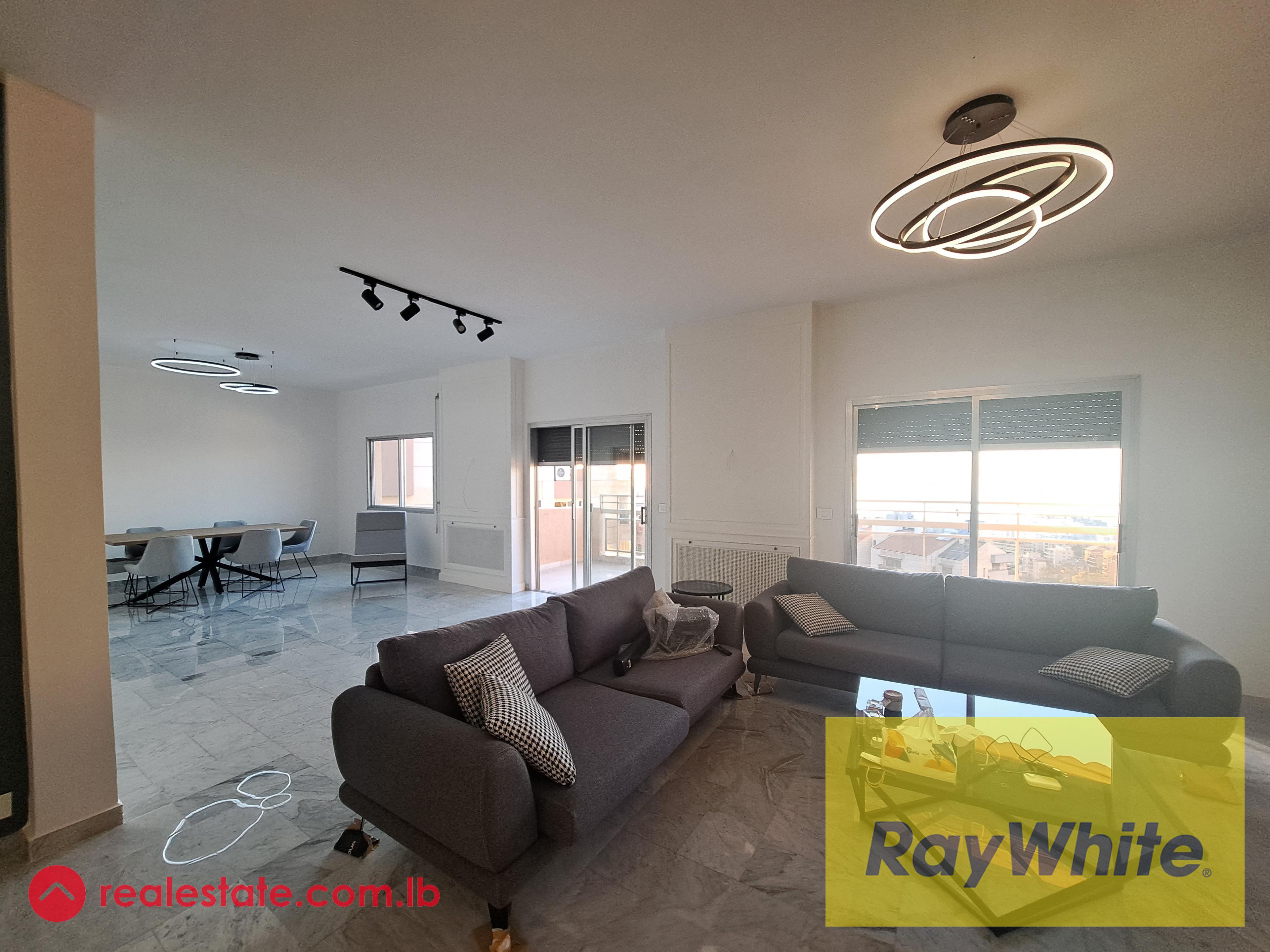 Apartment 220Sqm for sale in Mtayleb