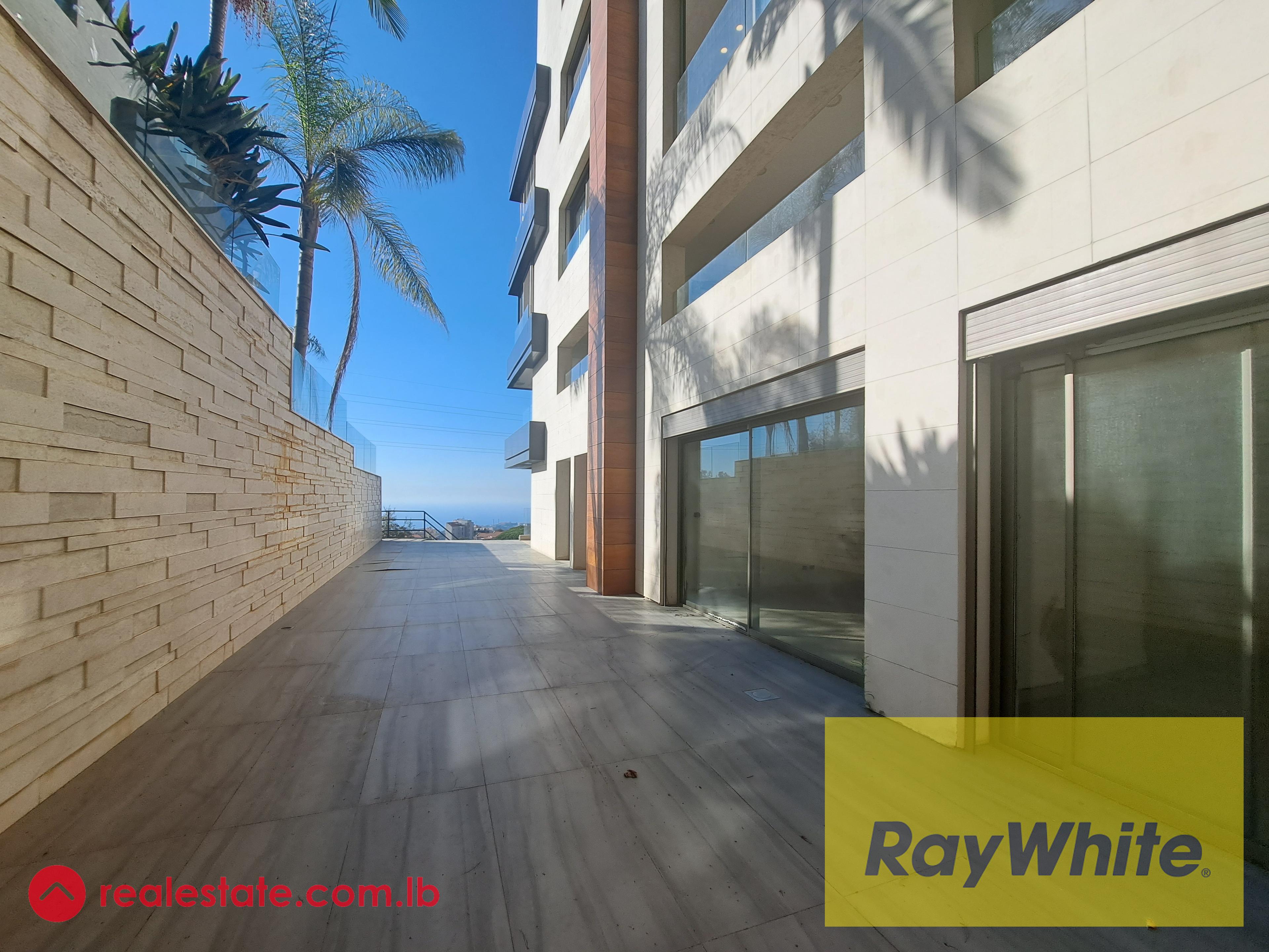 Luxiourious 320sqm apartment with 150Sqm Terrace in Mtayleb