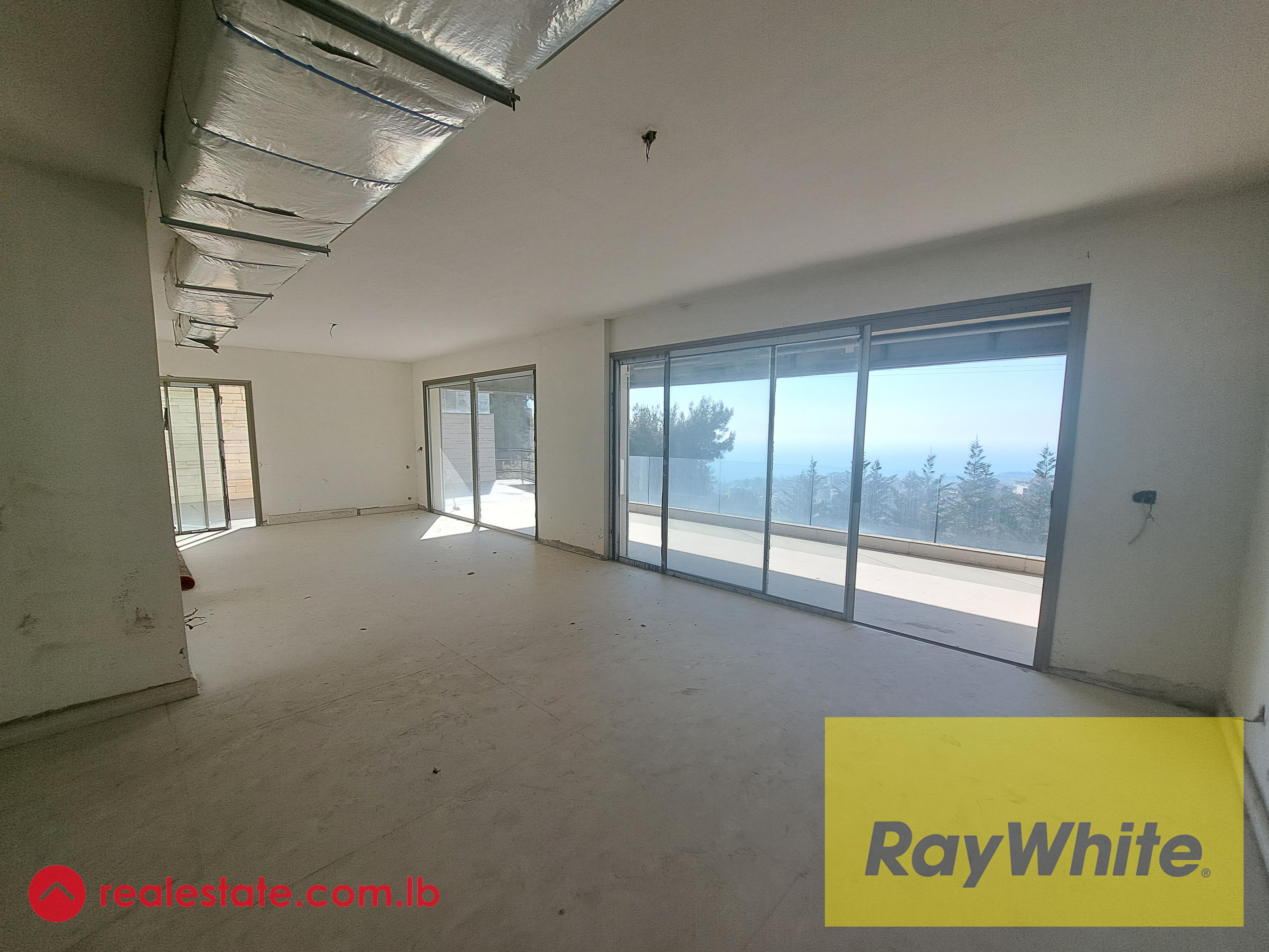 Luxiourious 320sqm apartment with 150Sqm Terrace in Mtayleb