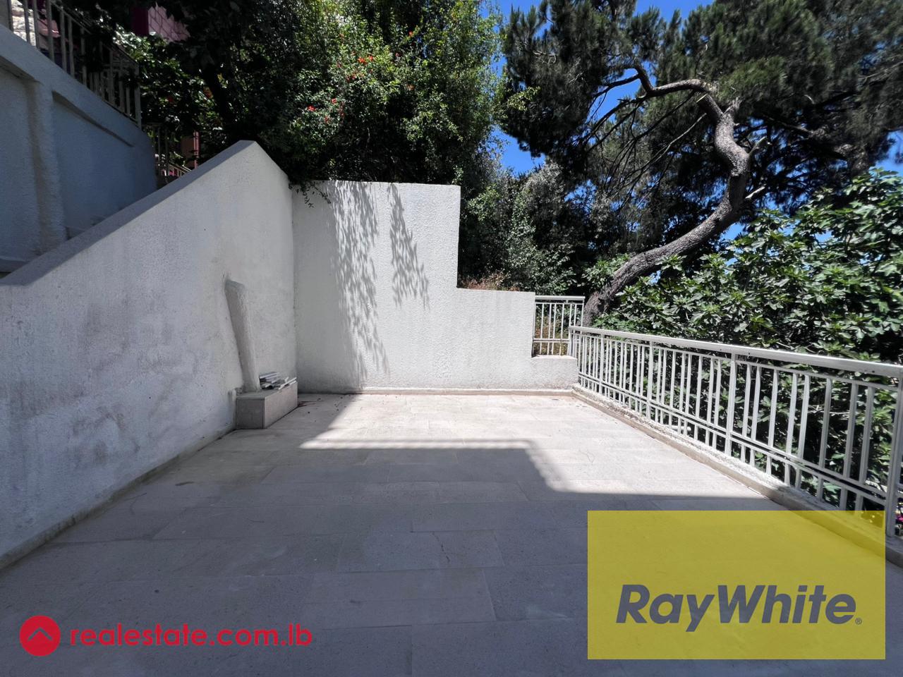 Beautiful apartment with terrace for rent in Baabdat