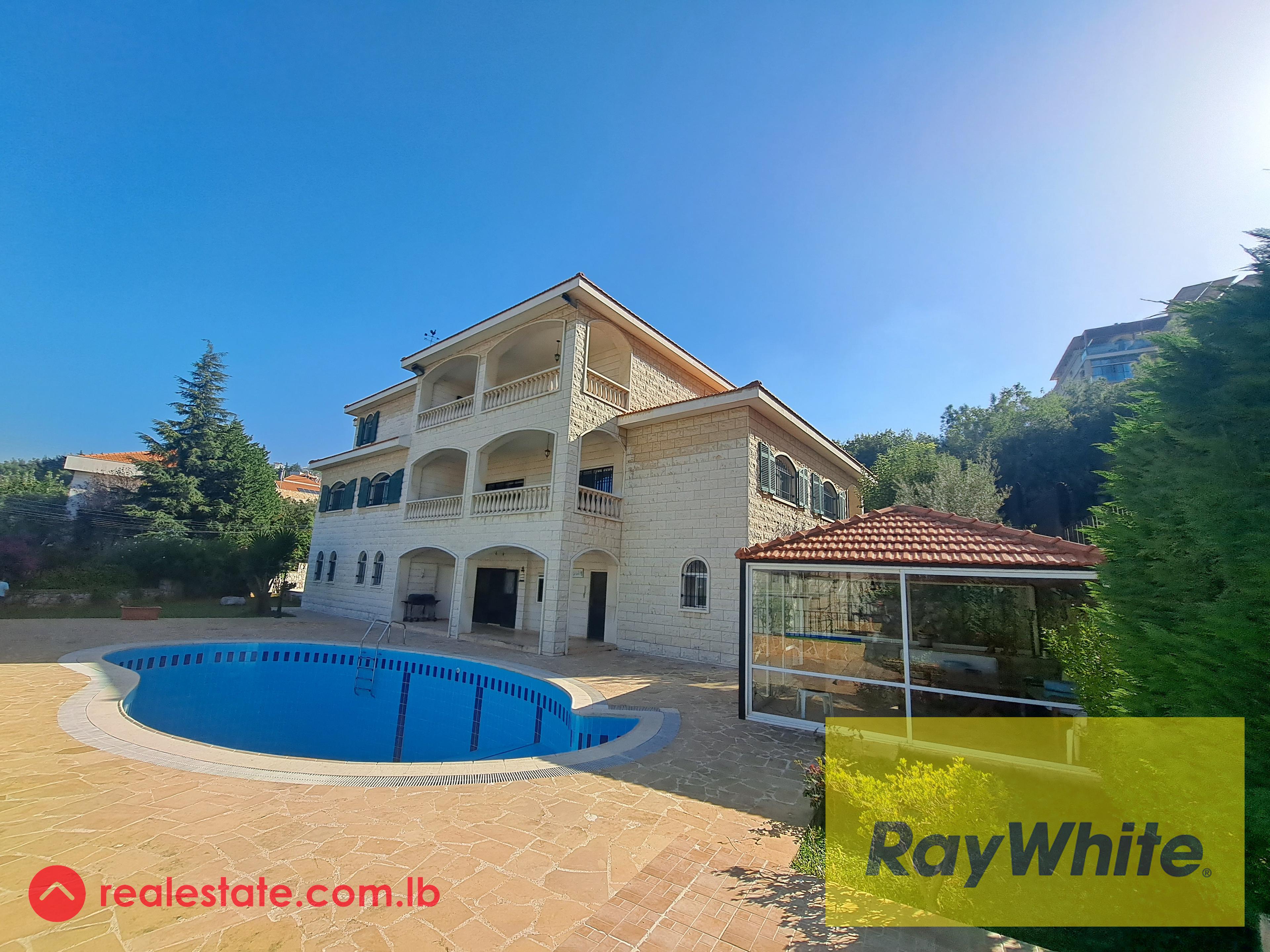 Amazing Villa with pool for sale in Ain Aar!