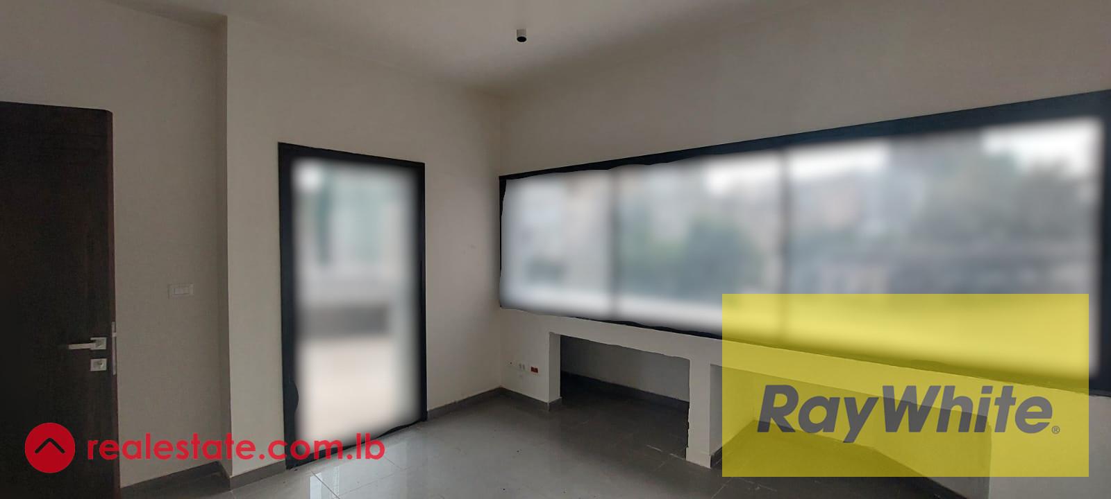 Office for rent in Furn El Chebbak Aadlieh