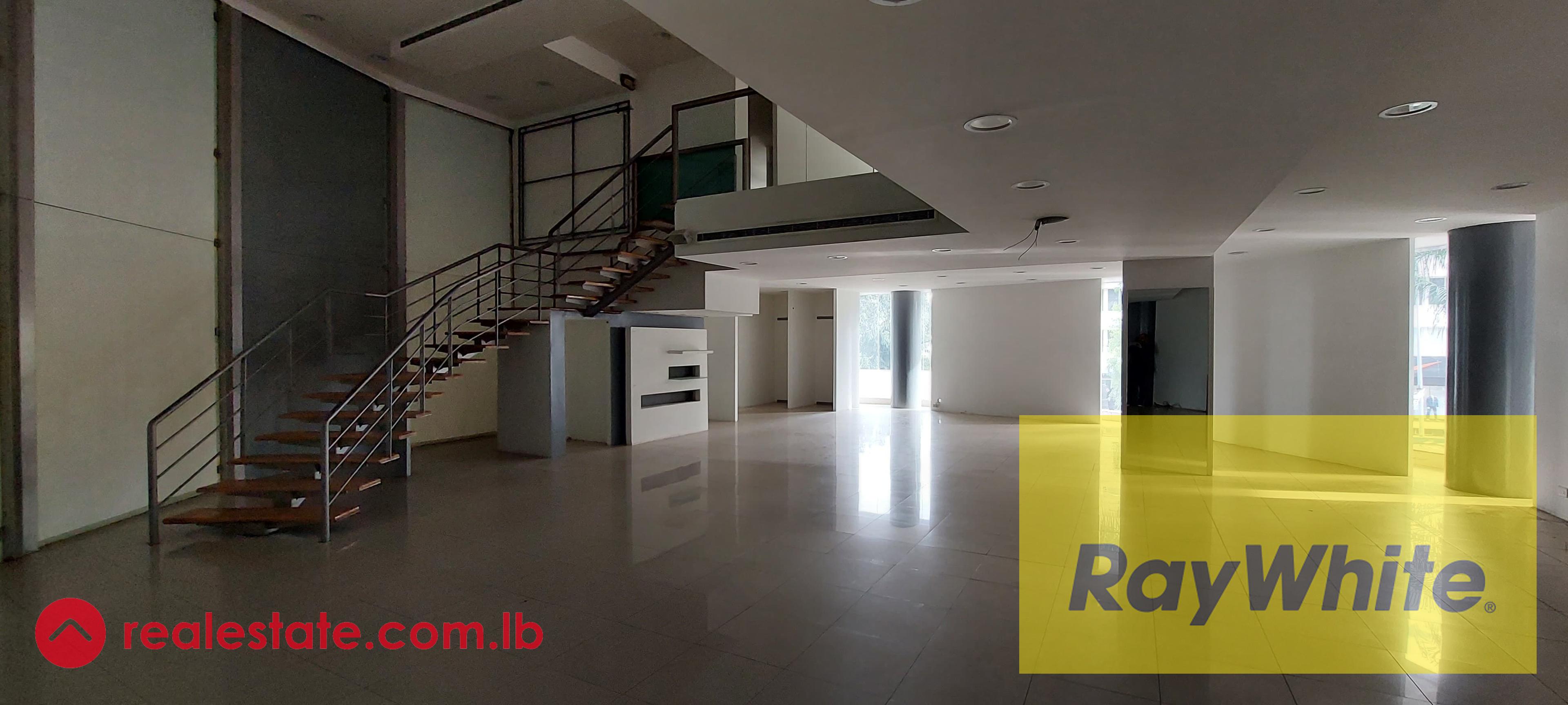 Retail Outlet for rent in Hazmieh