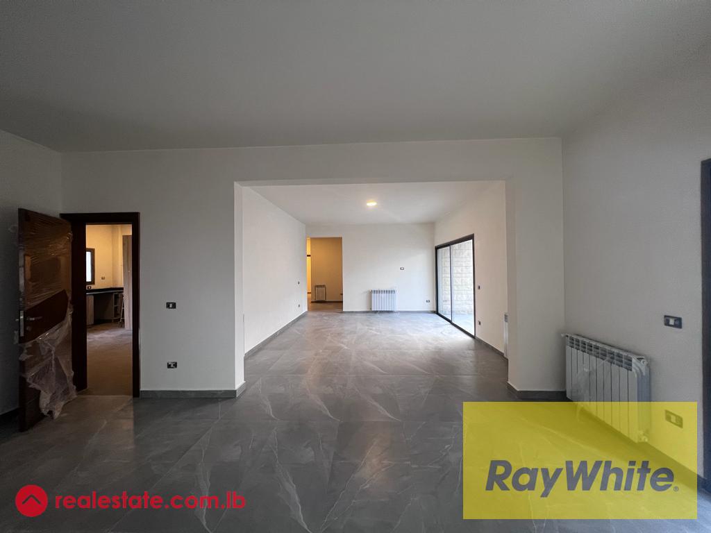 Spacious apartment for sale in Beit Meri, 300 sqm