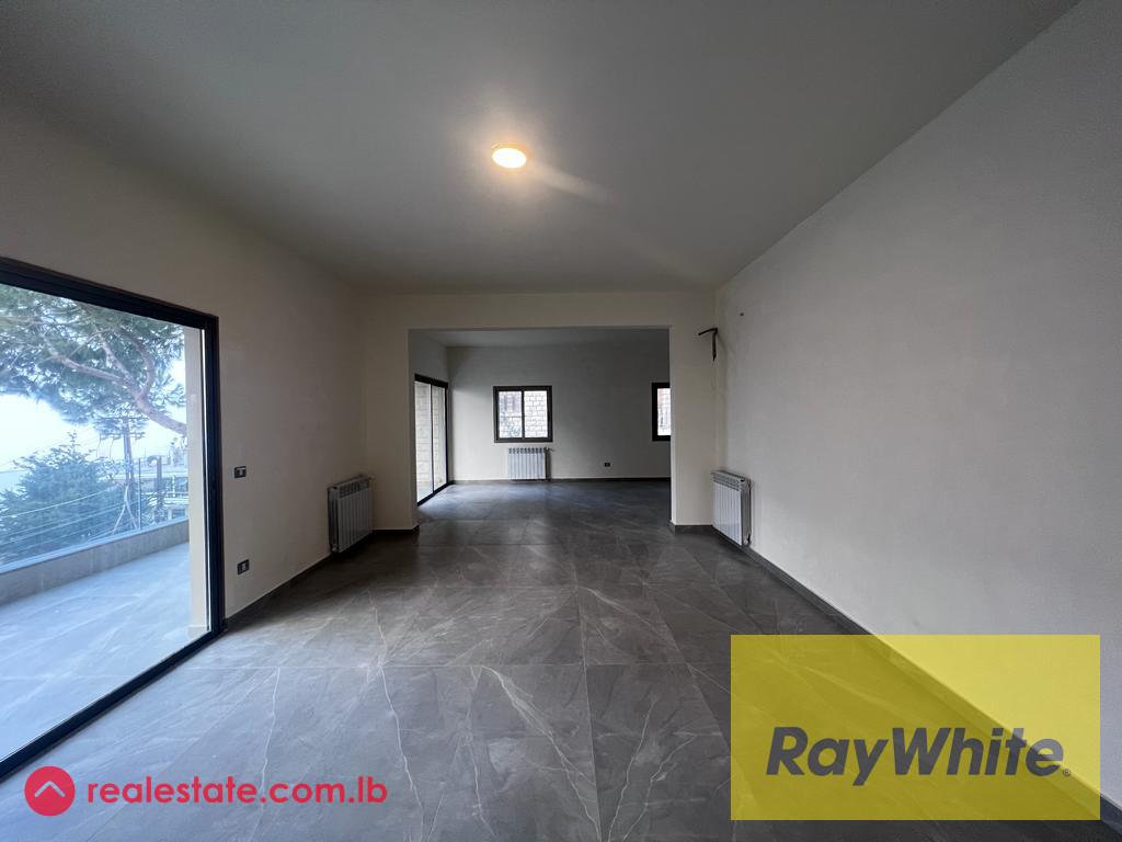 Spacious apartment for sale in Beit Meri, 300 sqm