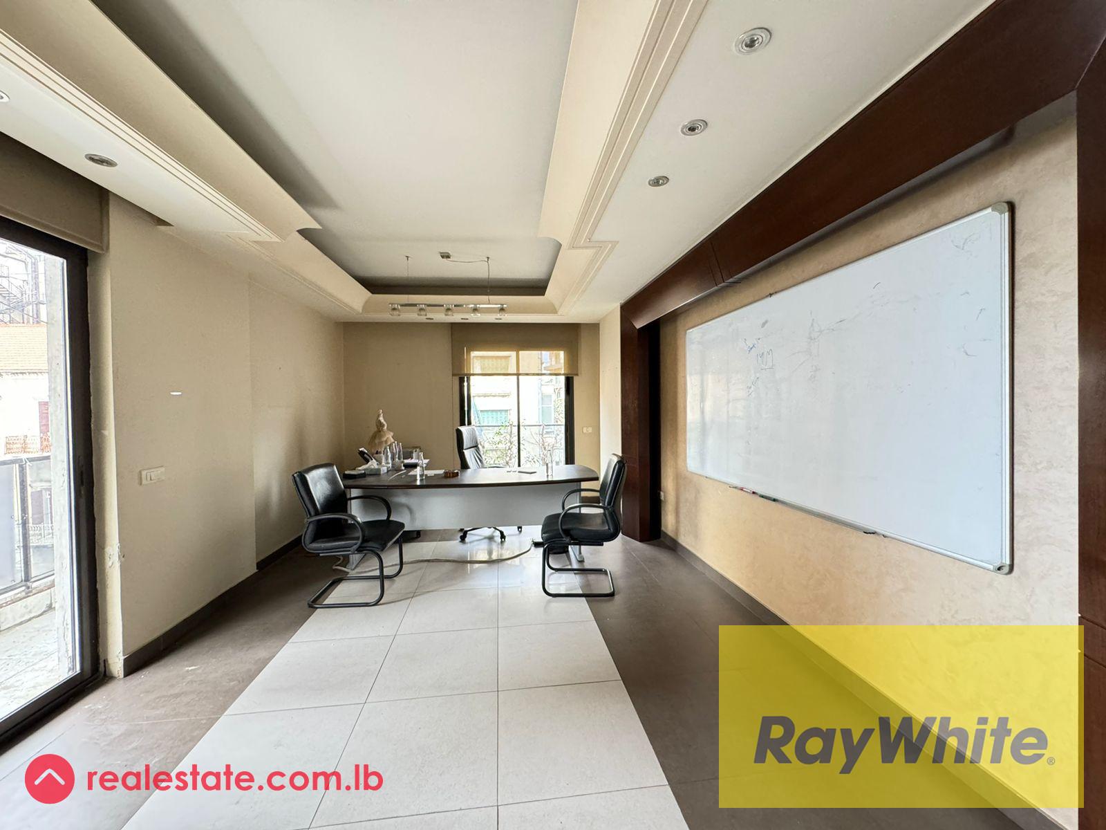 Office for Rent in Ain Mreisseh