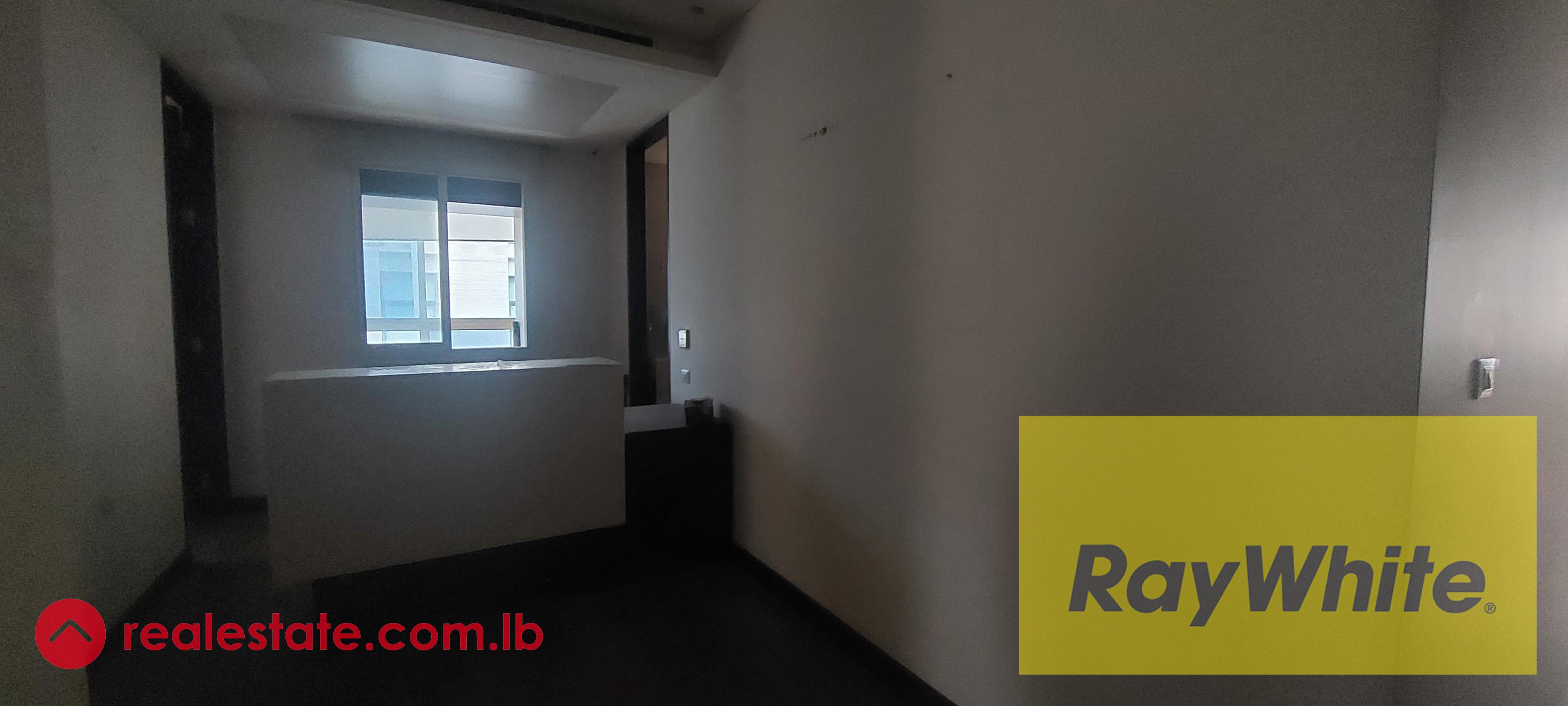 Office for sale in Furn El Chebbak Aadliyeh