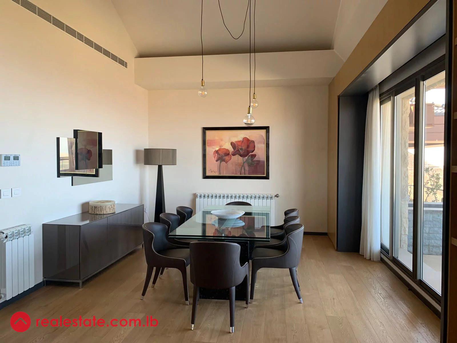 Luxurious Simplex with Amenities
