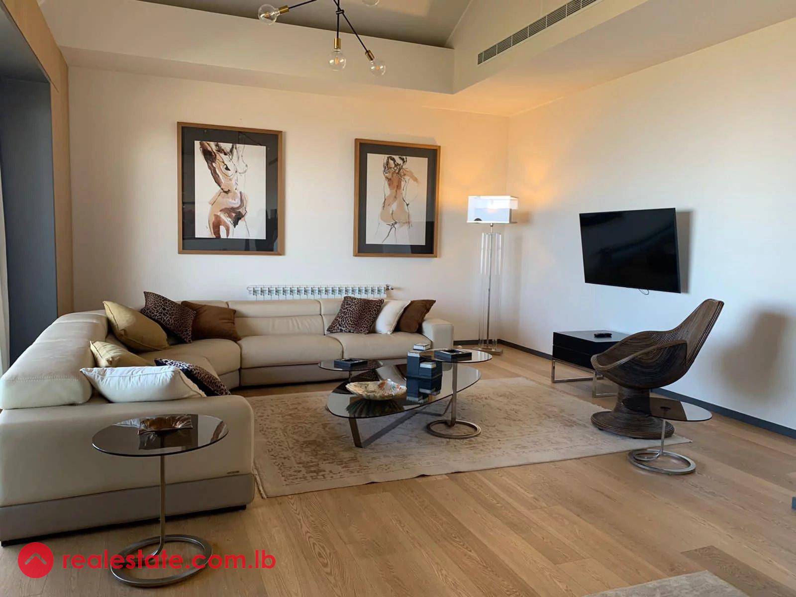 Luxurious Simplex with Amenities