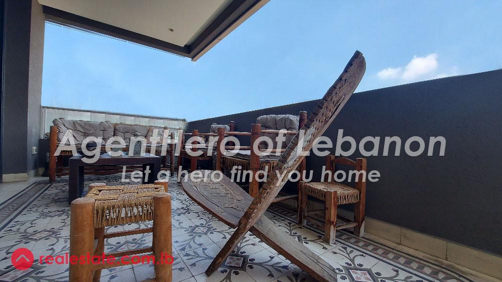 Stylish Apt With Balcony and Open View