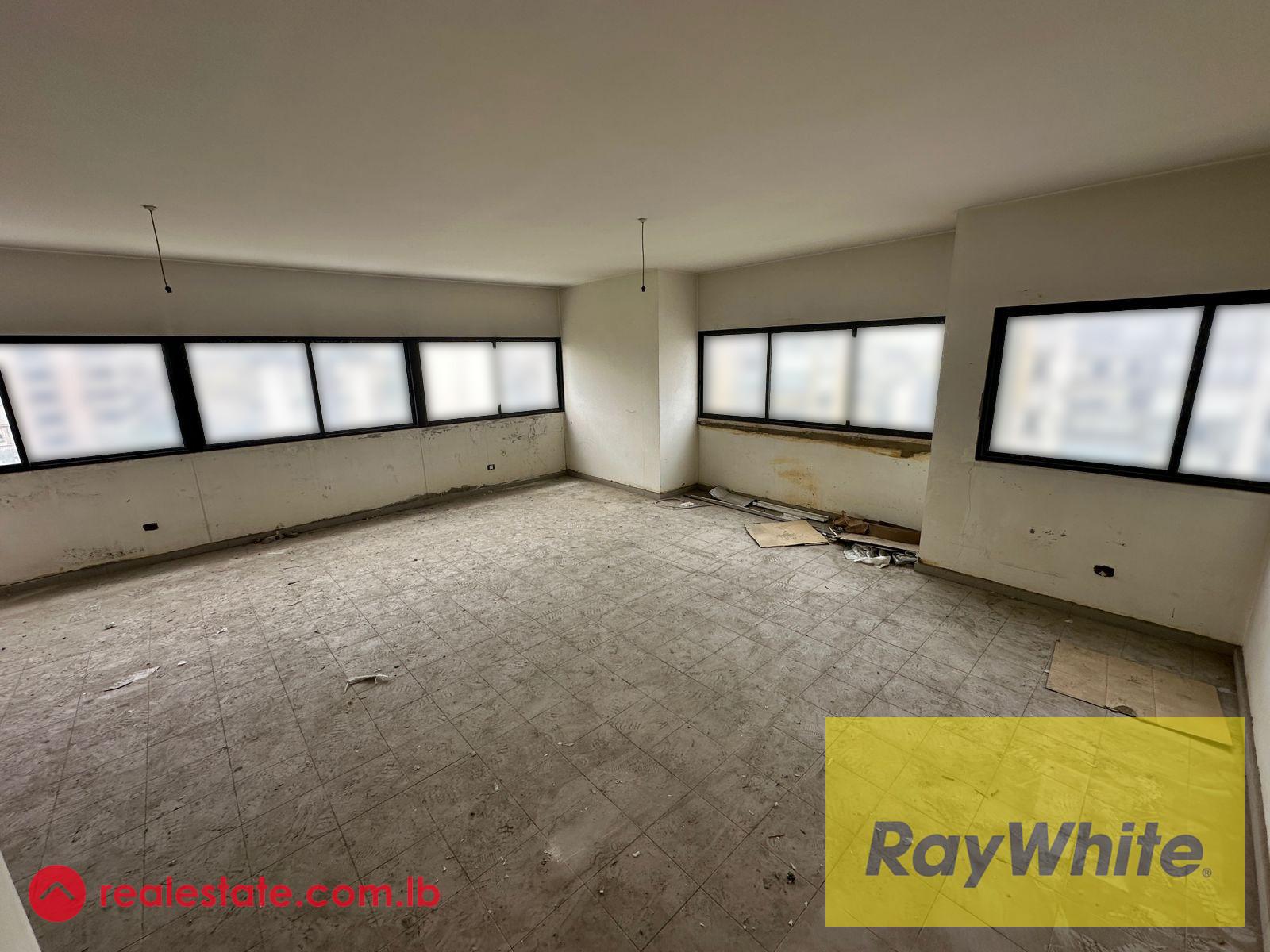 Office for Sale in Jdeideh.