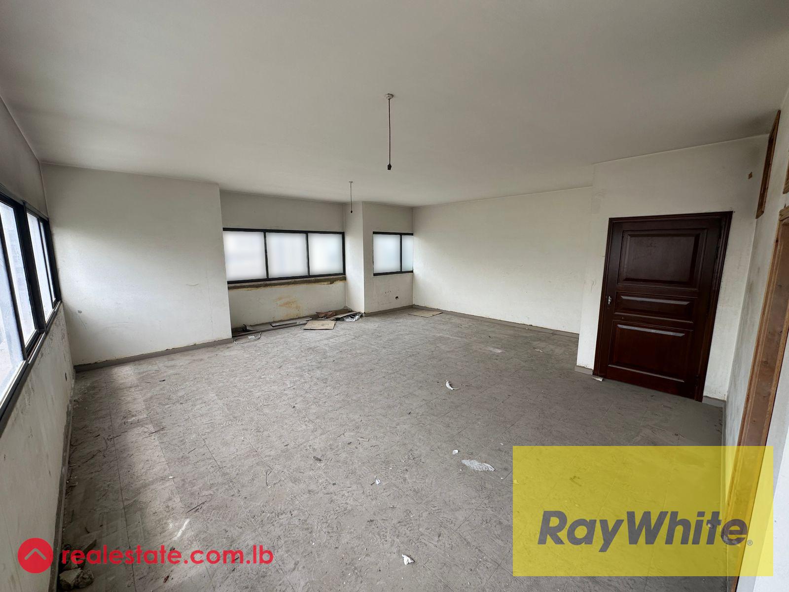 Office for Sale in Jdeideh.