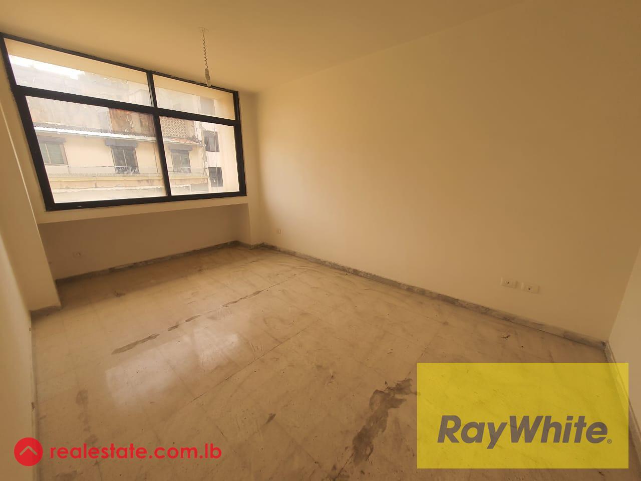 Office for rent in mazraa