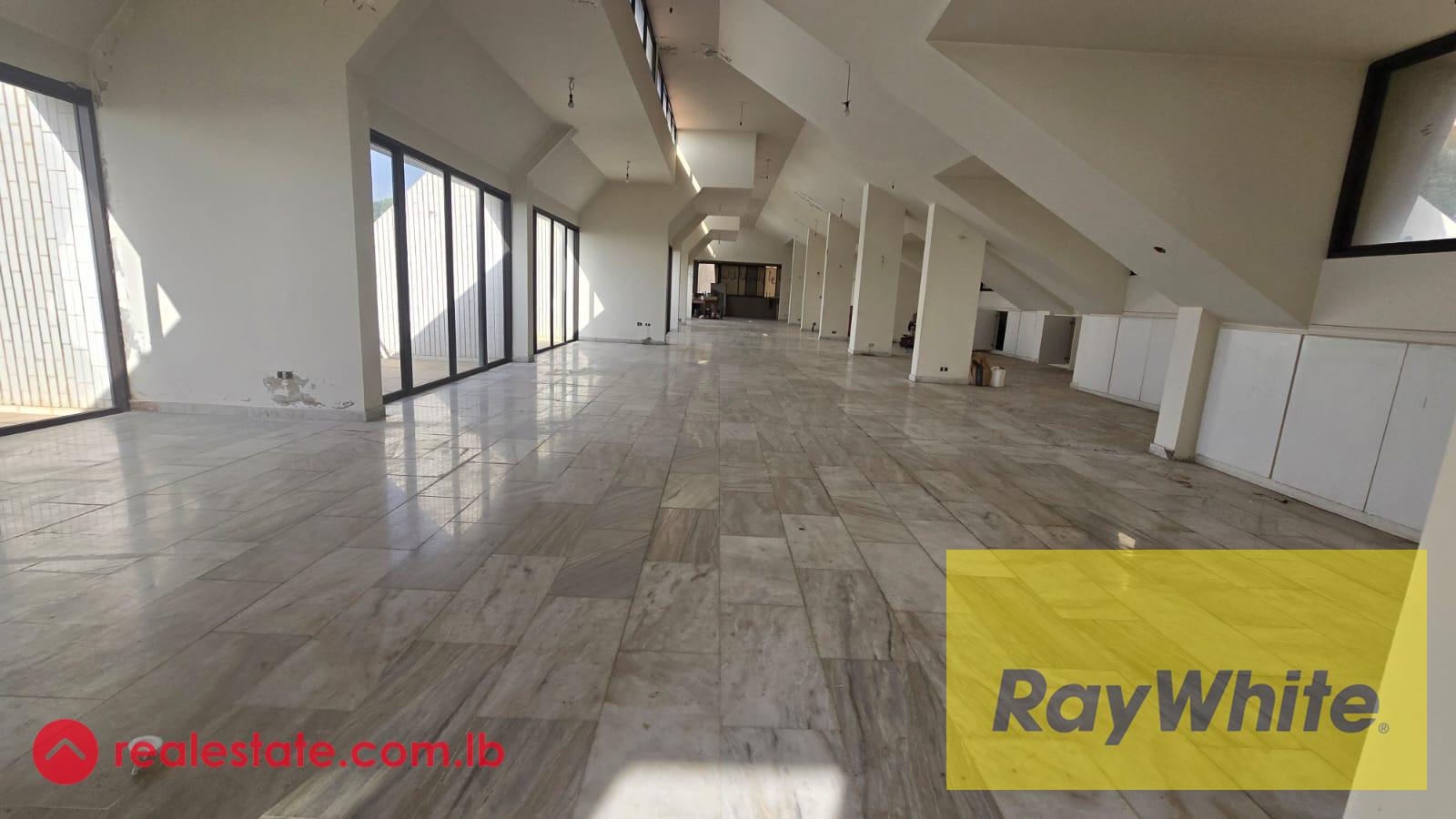 Commercial full floor for rent in Mtayleb