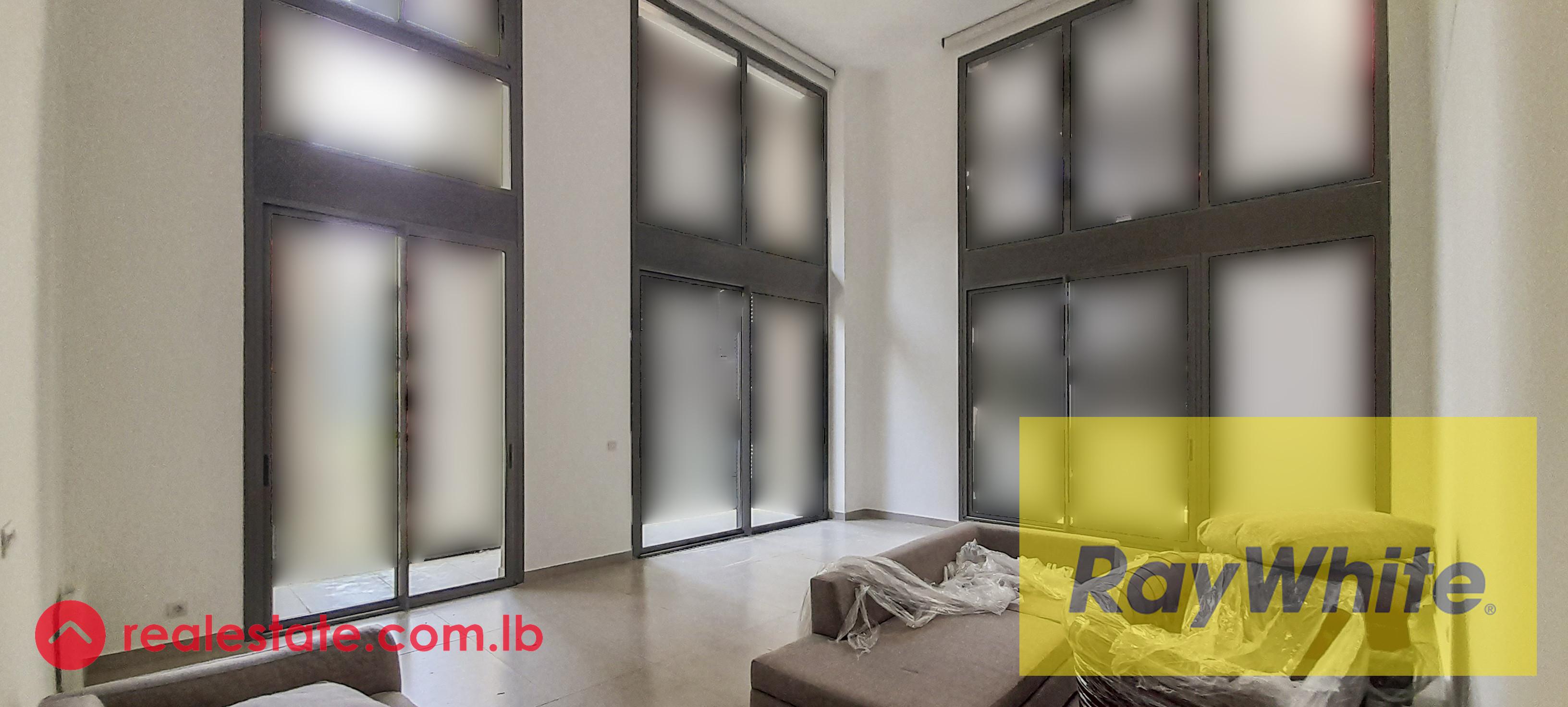 Two Bedrooms Apartment For Sale in Achrafieh