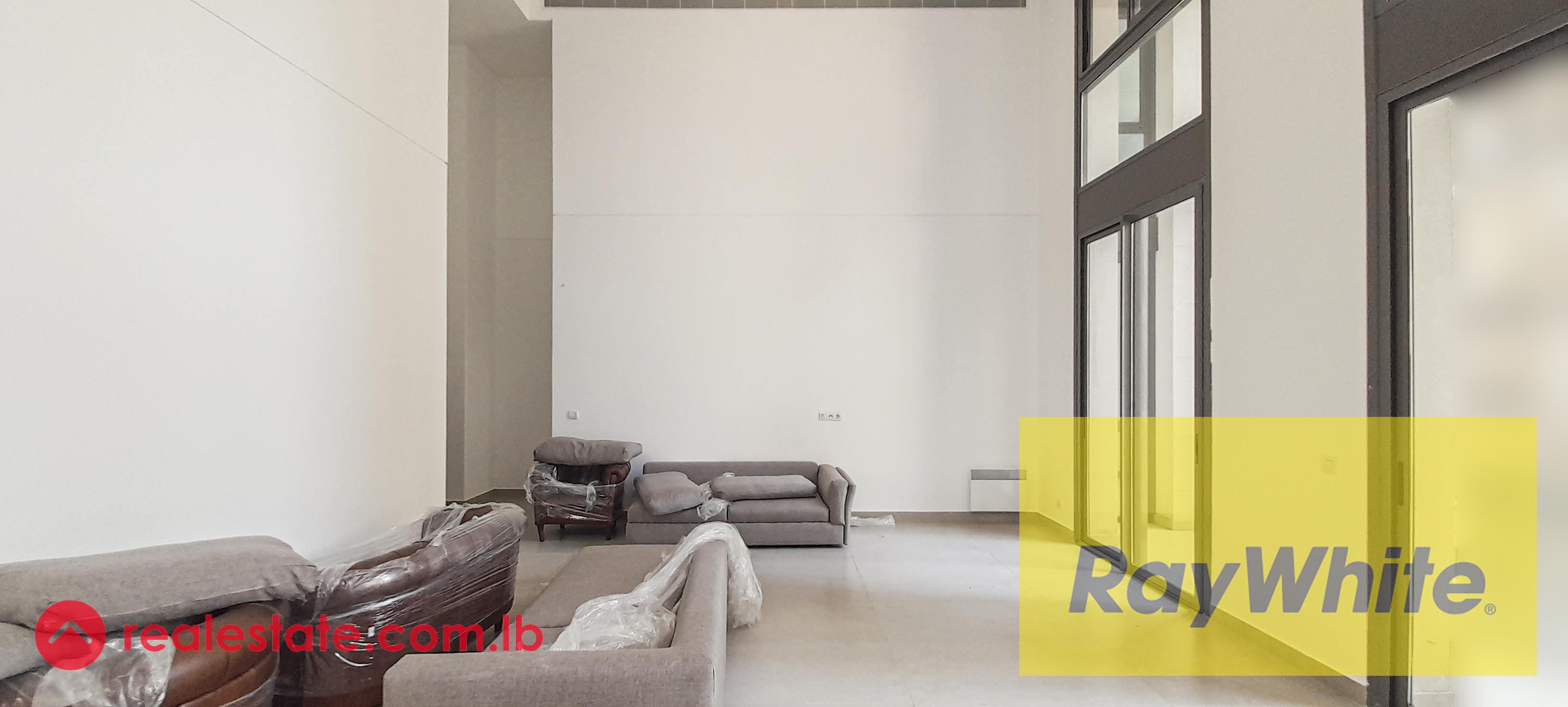 Two Bedrooms Apartment For Sale in Achrafieh