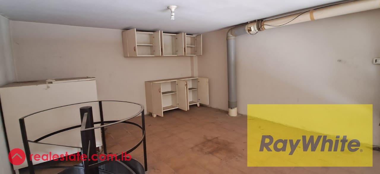 Shop for rent in Dora