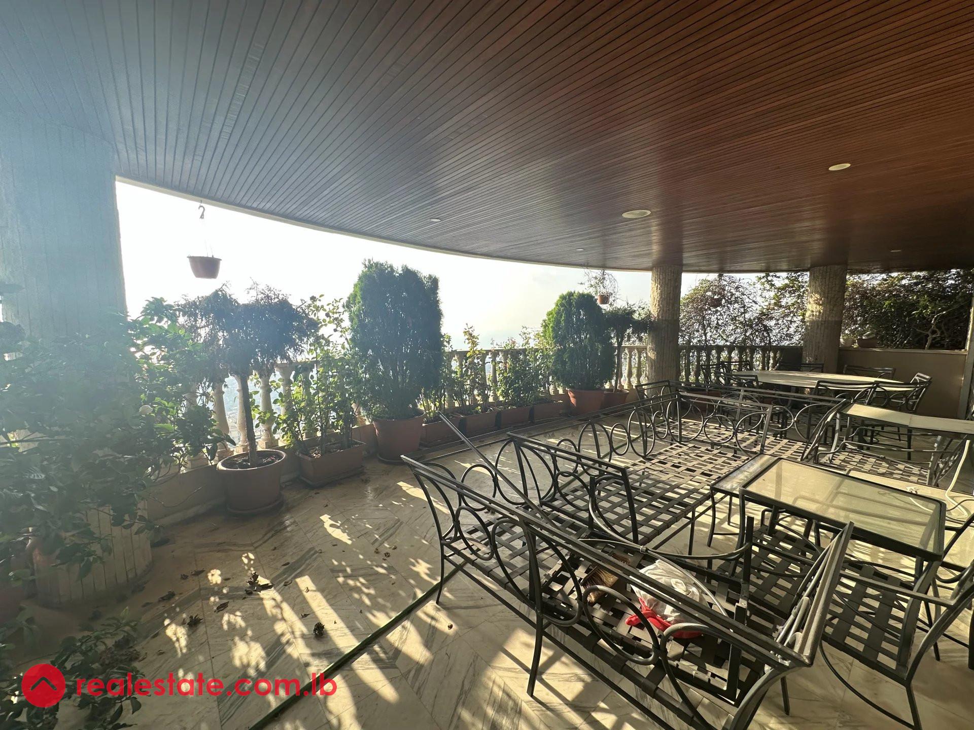 Luxurious Duplex with Stunning Roof Terrace