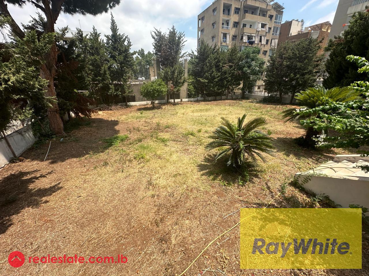 Prime Land with Detached House in Sin El Fil, Lebanon