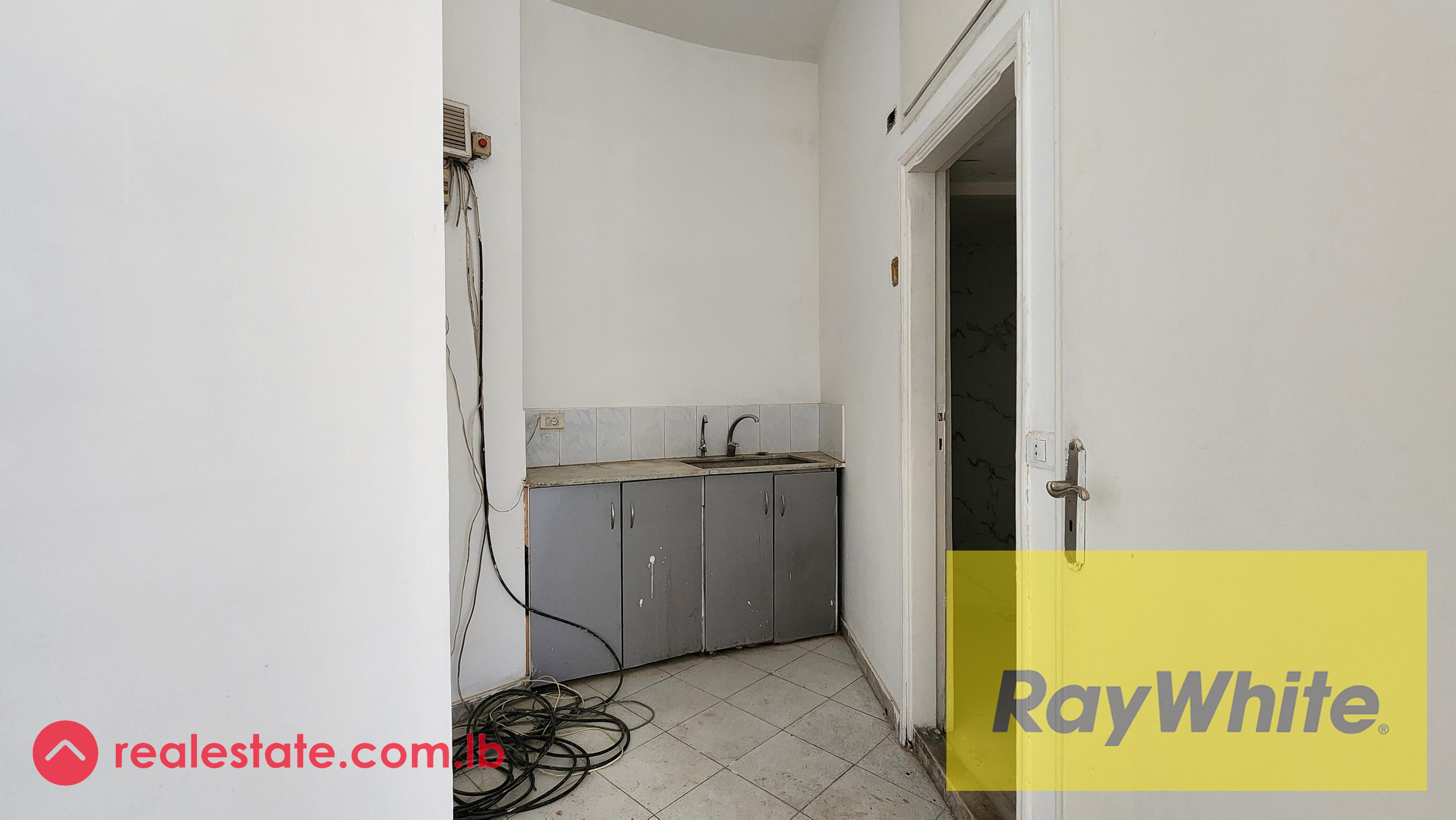 Shop for rent in Achrafieh