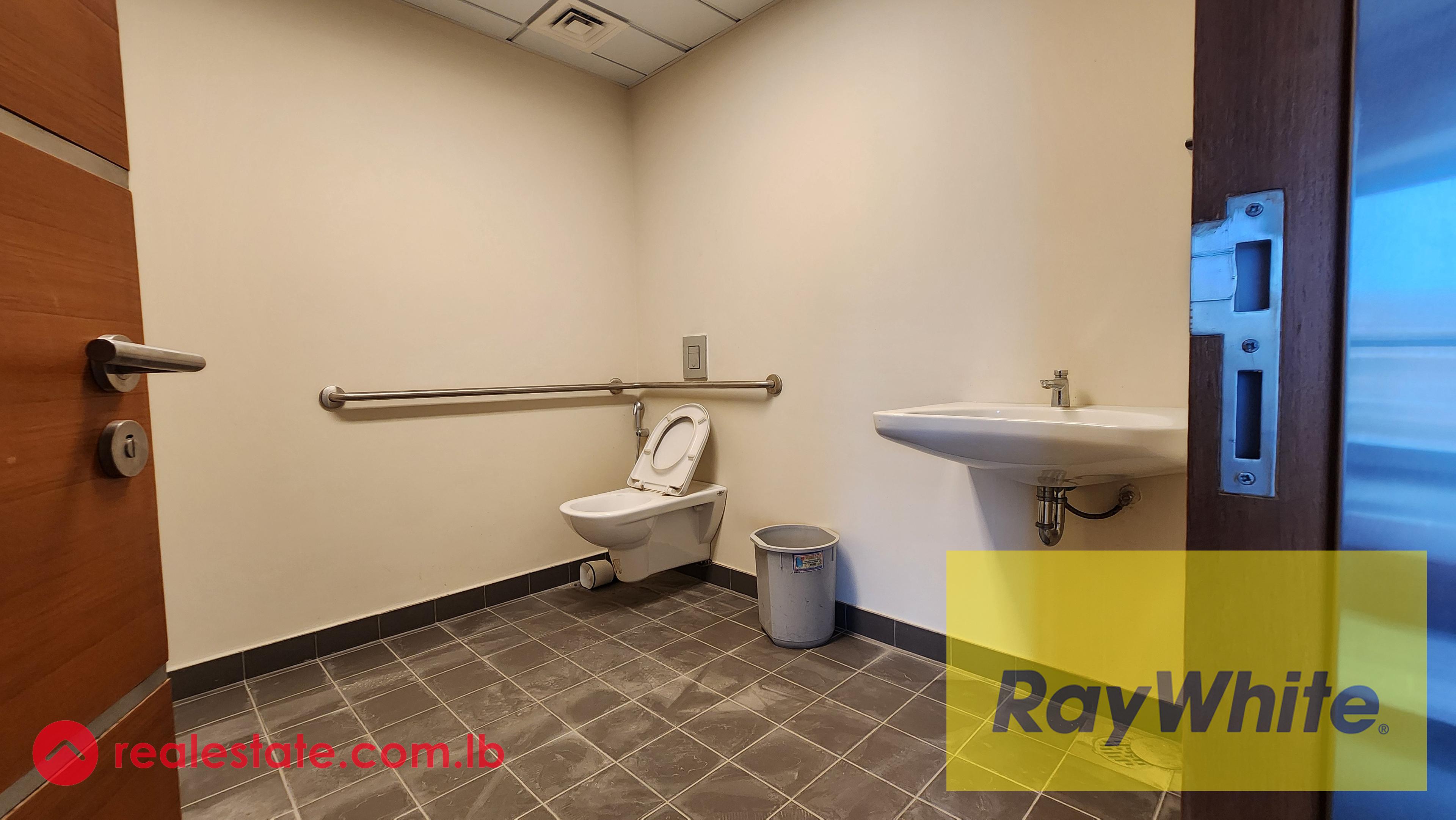 Office for rent in Achrafieh