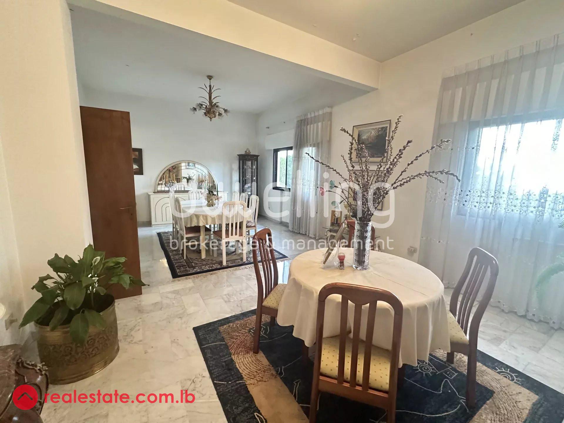 Villa with Panoramic Views in Prime Hbous Area