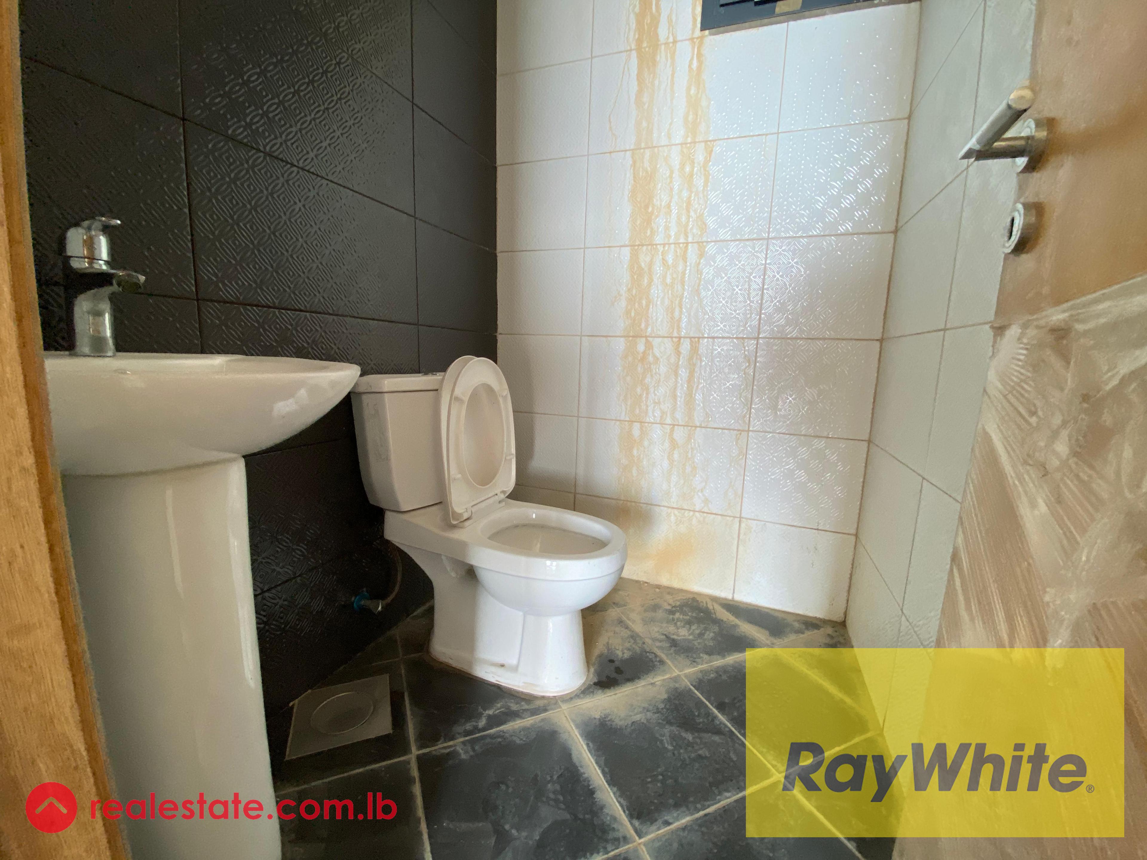 Office for rent in Naqqache
