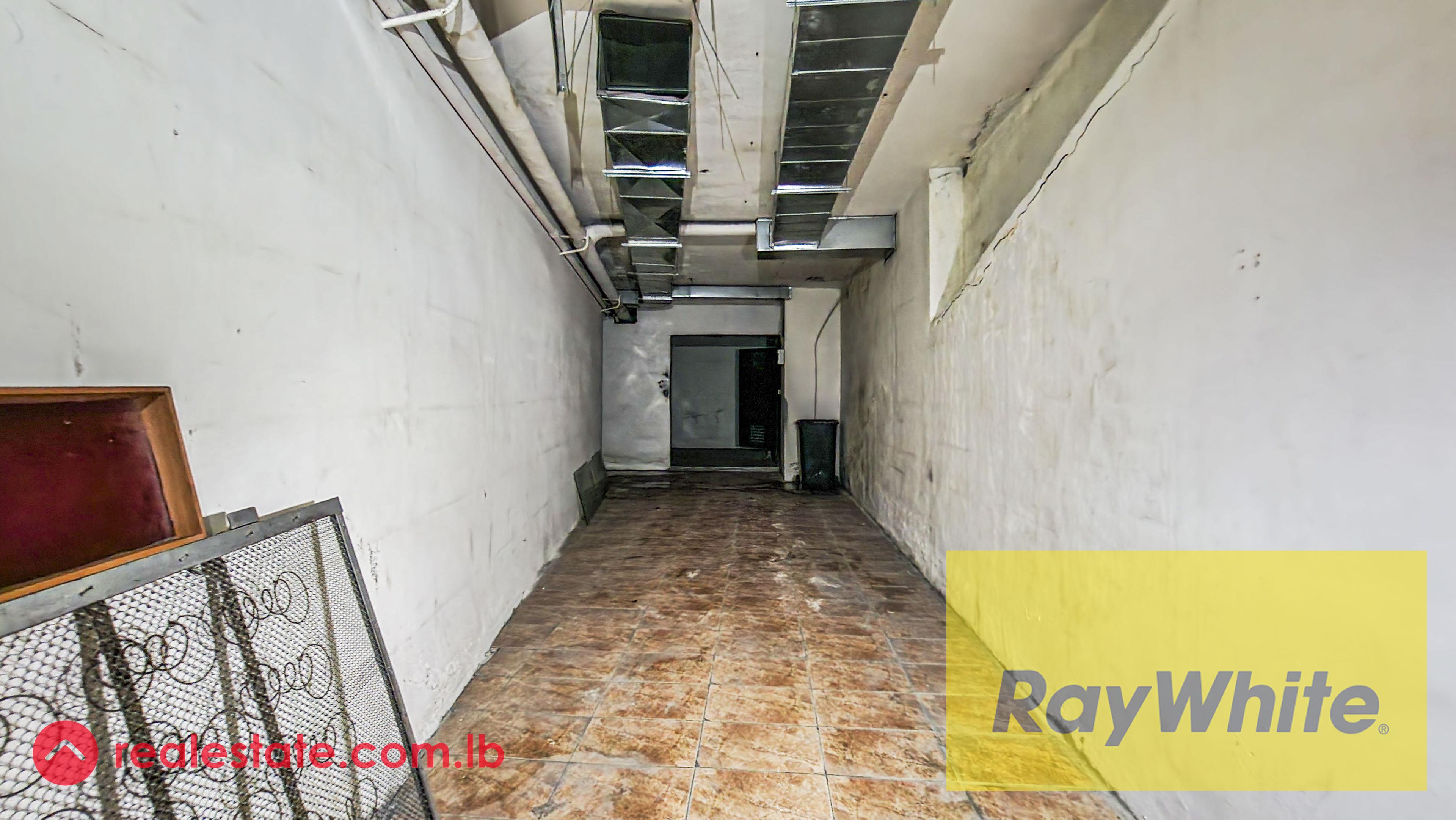 Warehouse for rent in Achrafieh