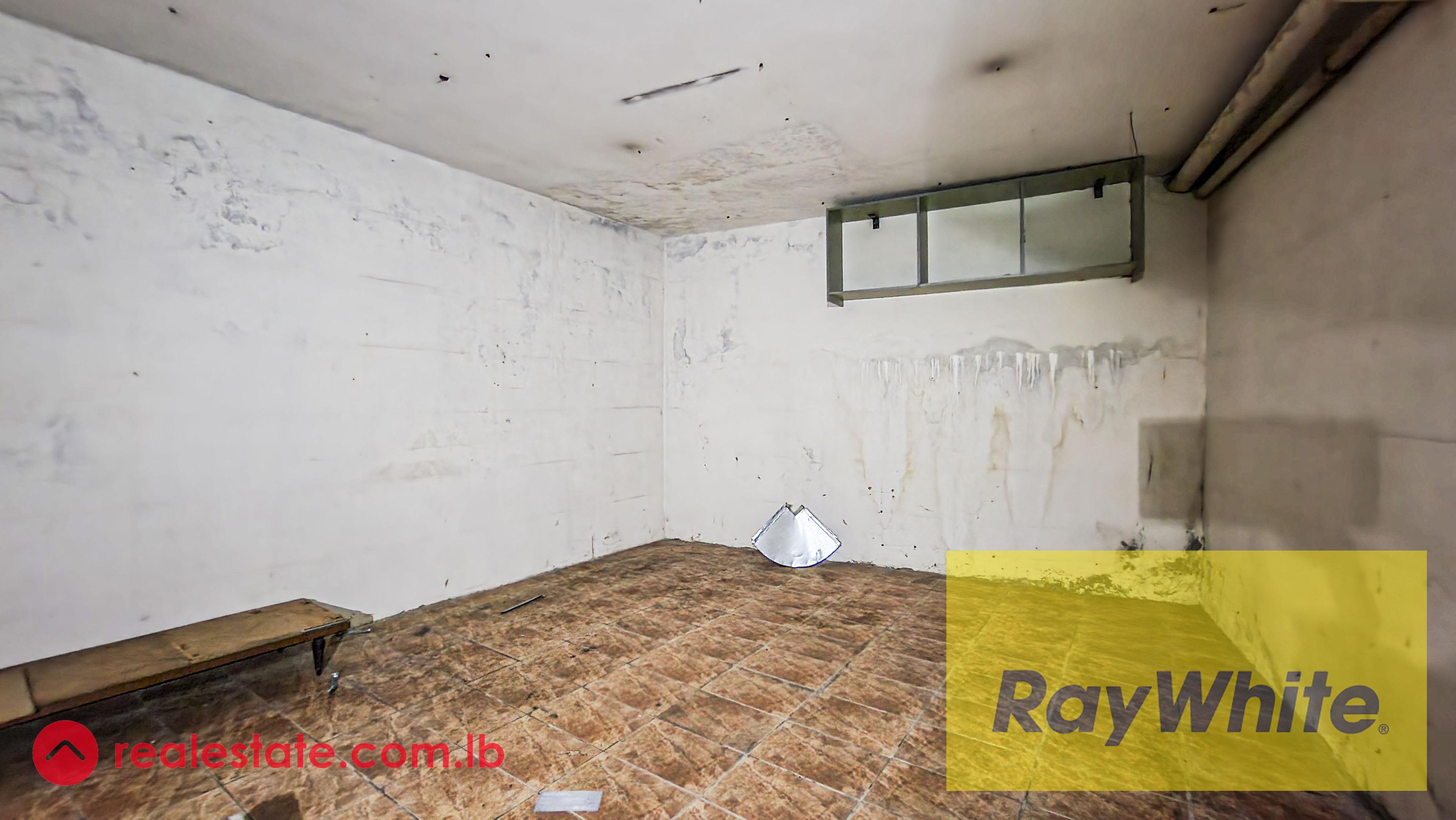 Warehouse for rent in Achrafieh