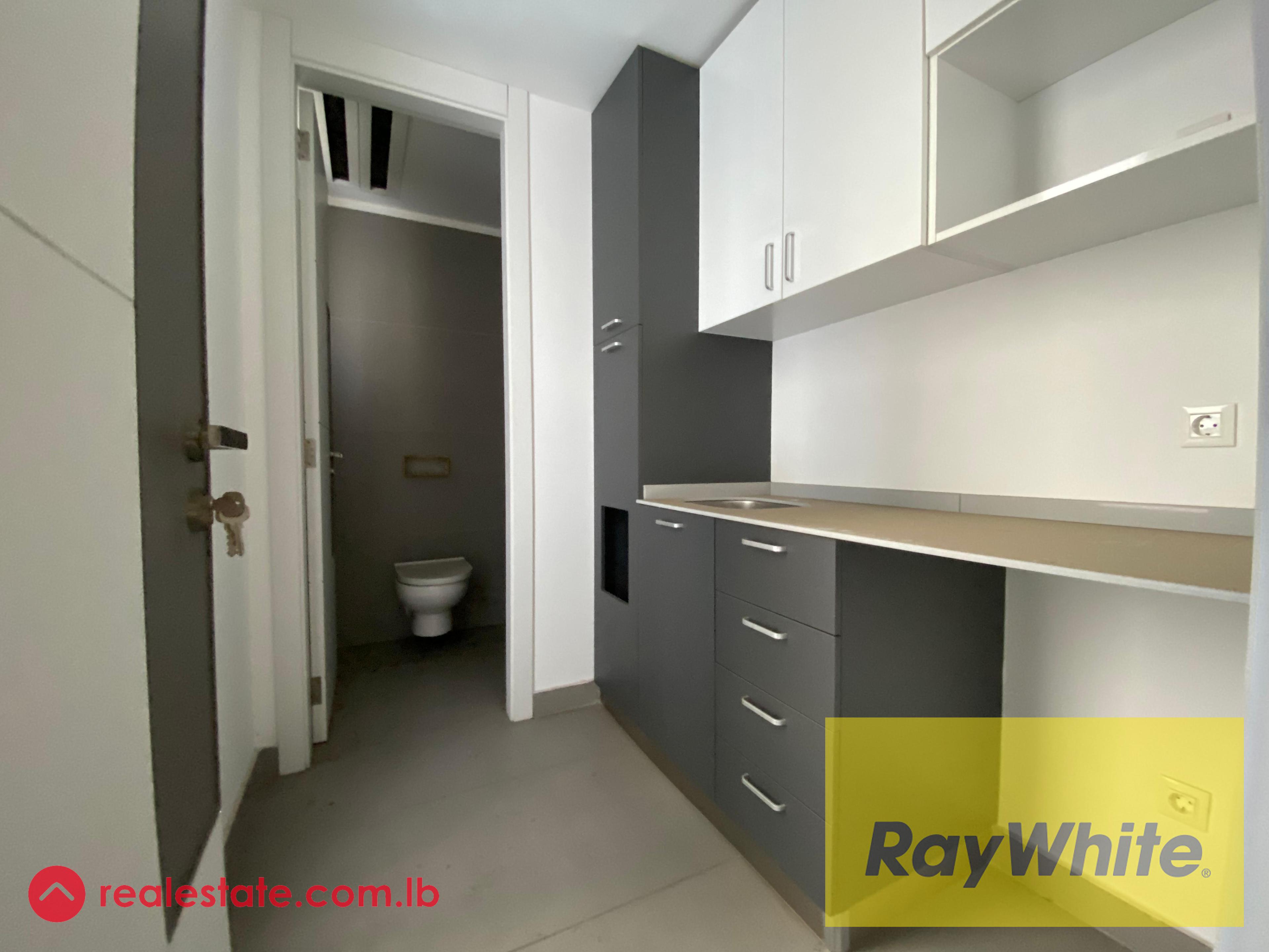 Office for rent in Naqqache