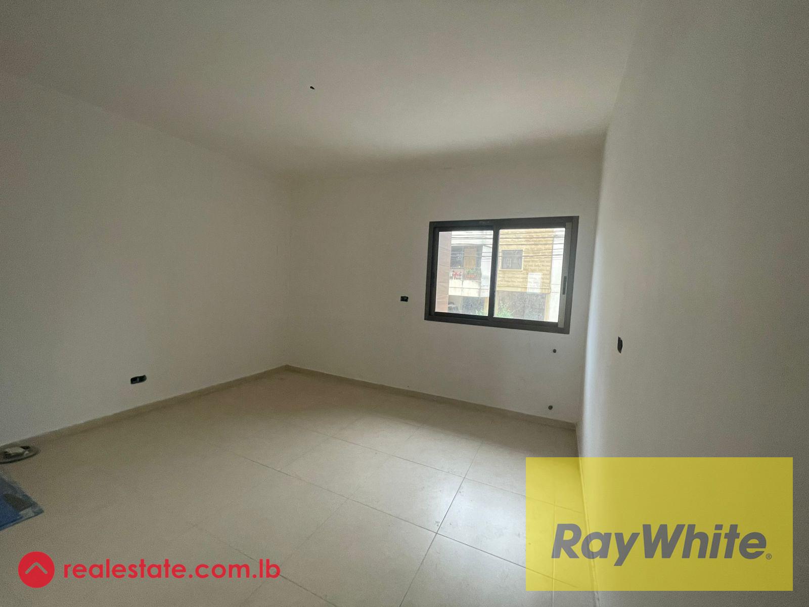 Apartment for sale in Ain Aar