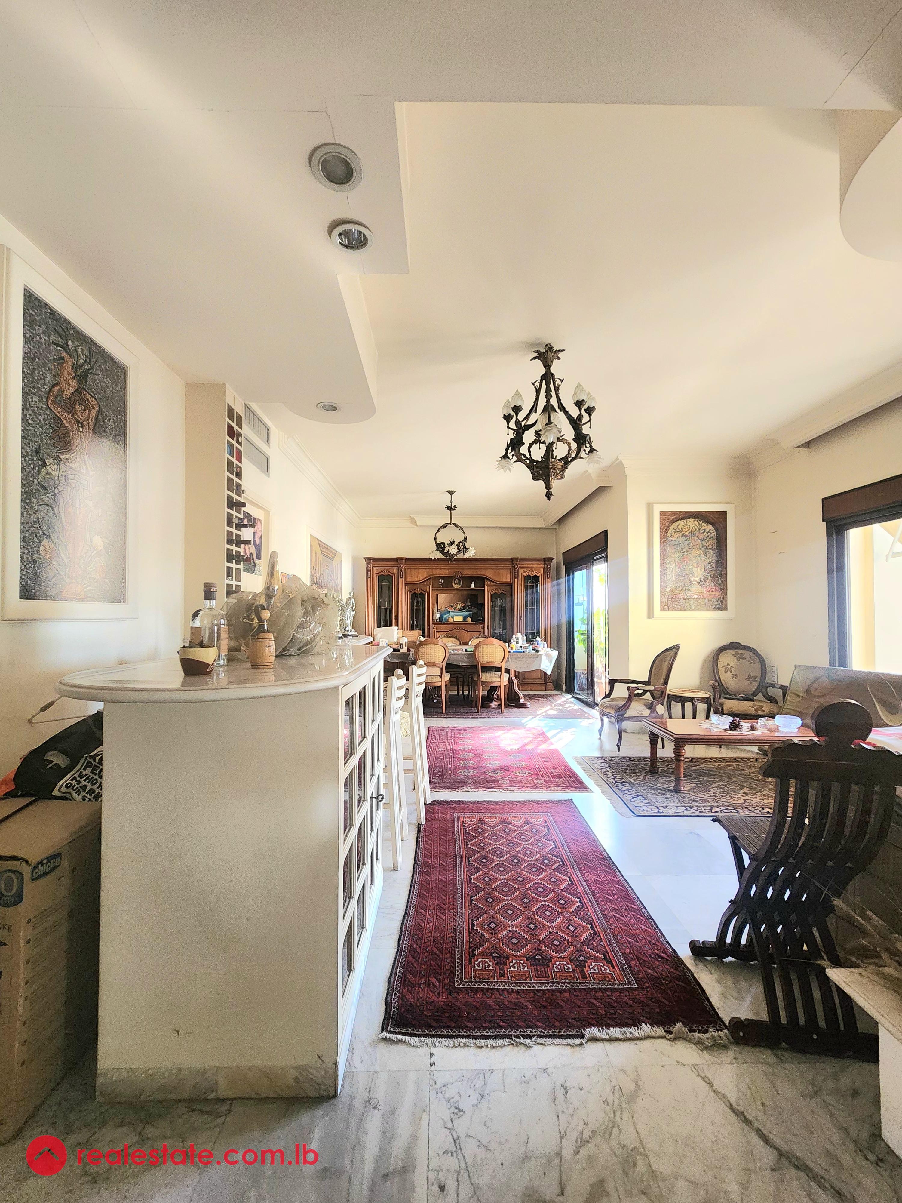 Spacious | sunny | prime location