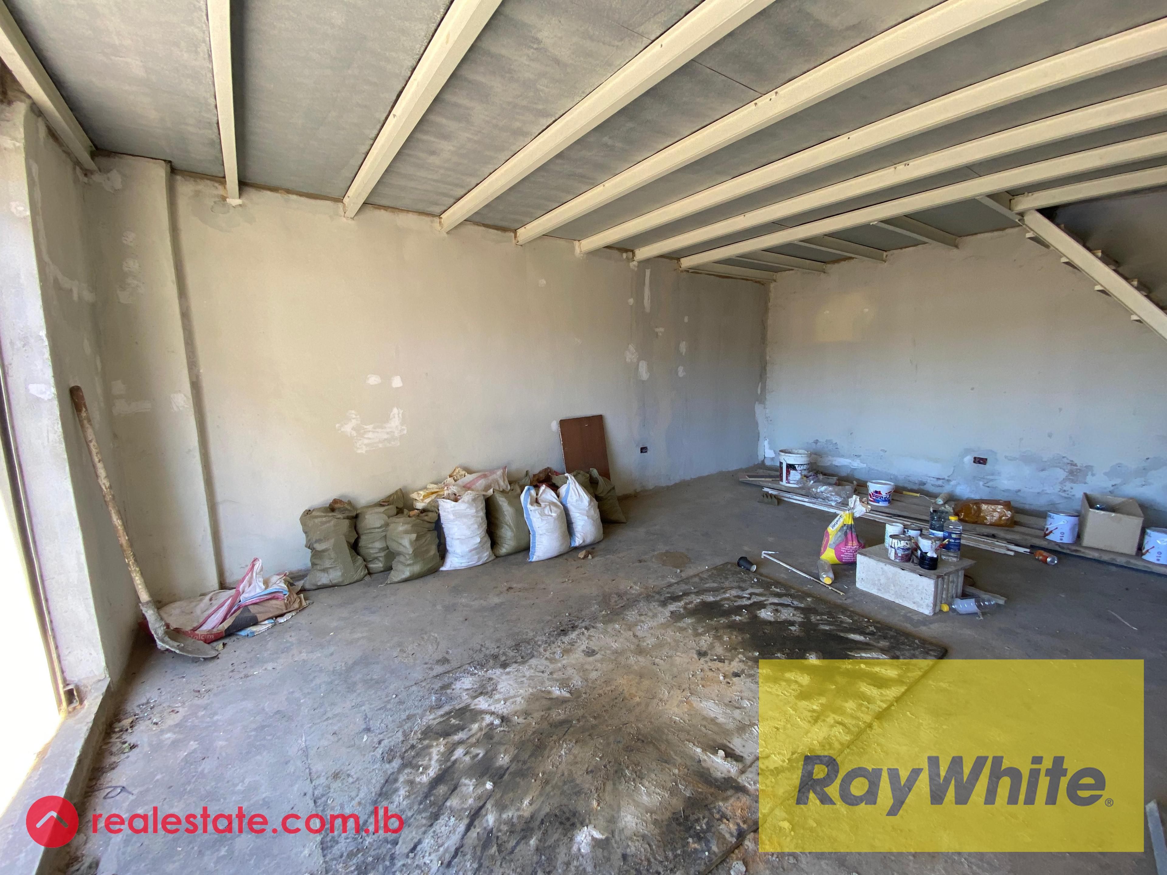 Shop for rent in Dbayeh