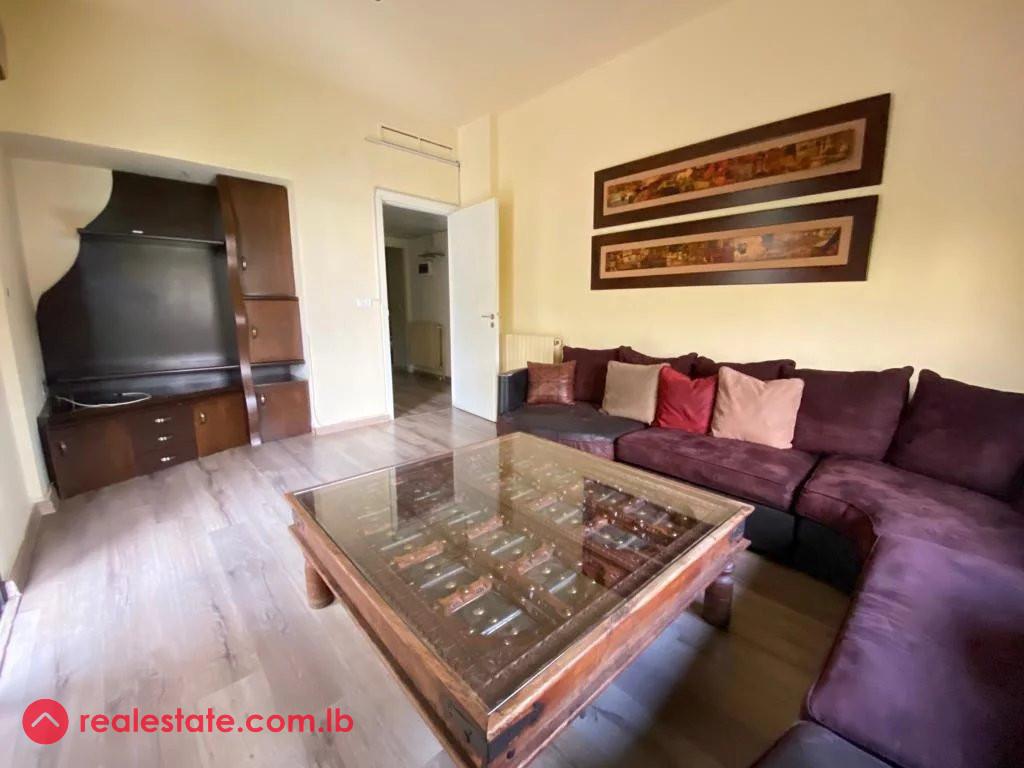 Charming Fully Furnished apartment- Prime location!