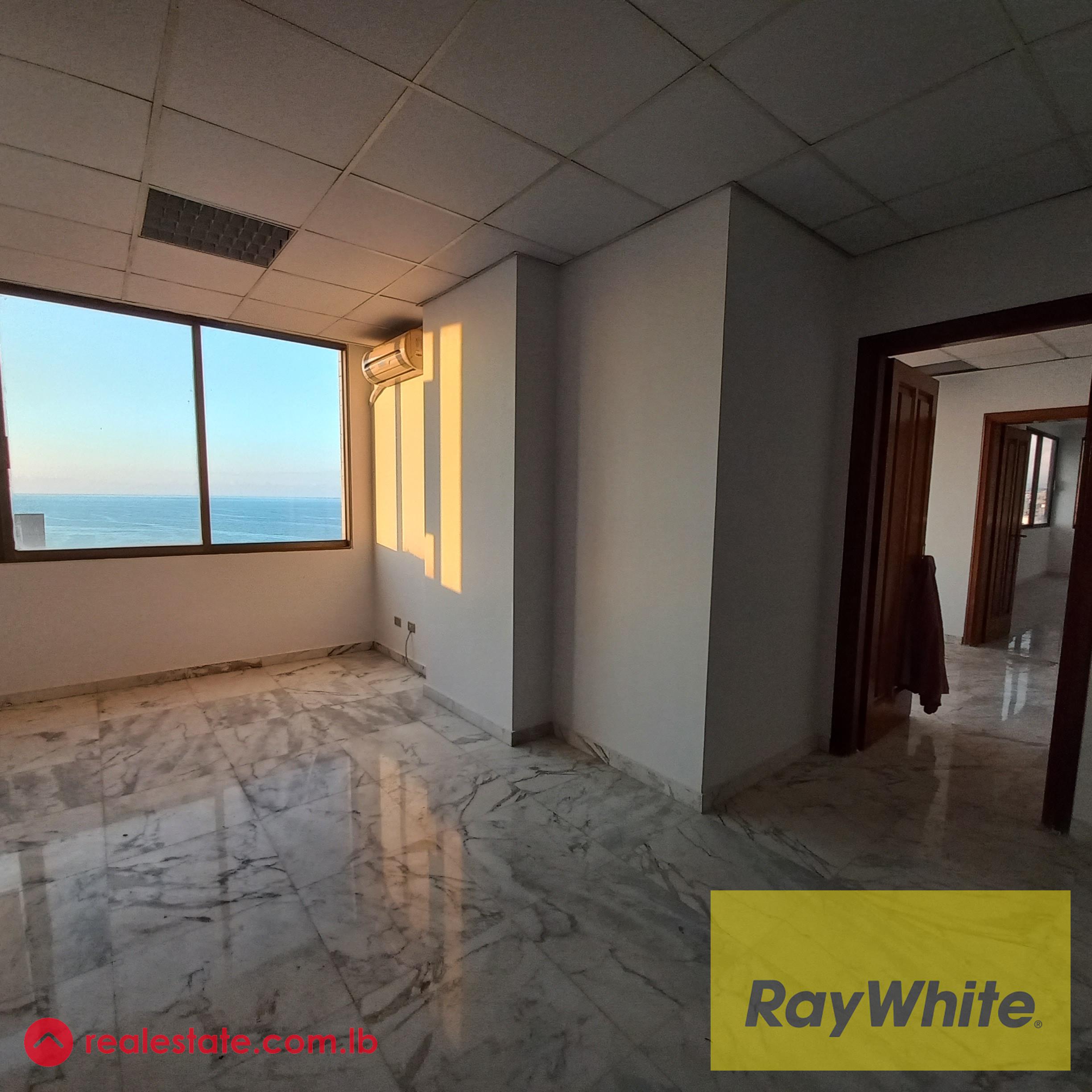 Office with 6 parking  facing the sea for rent in Zalka