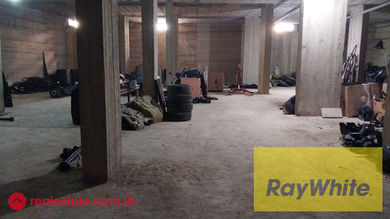Warehouse For Rent in Dik Mehde