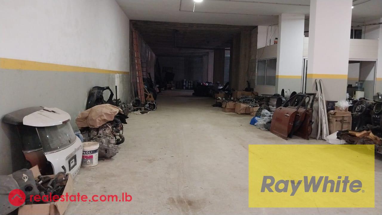 Warehouse For Rent in Dik Mehde