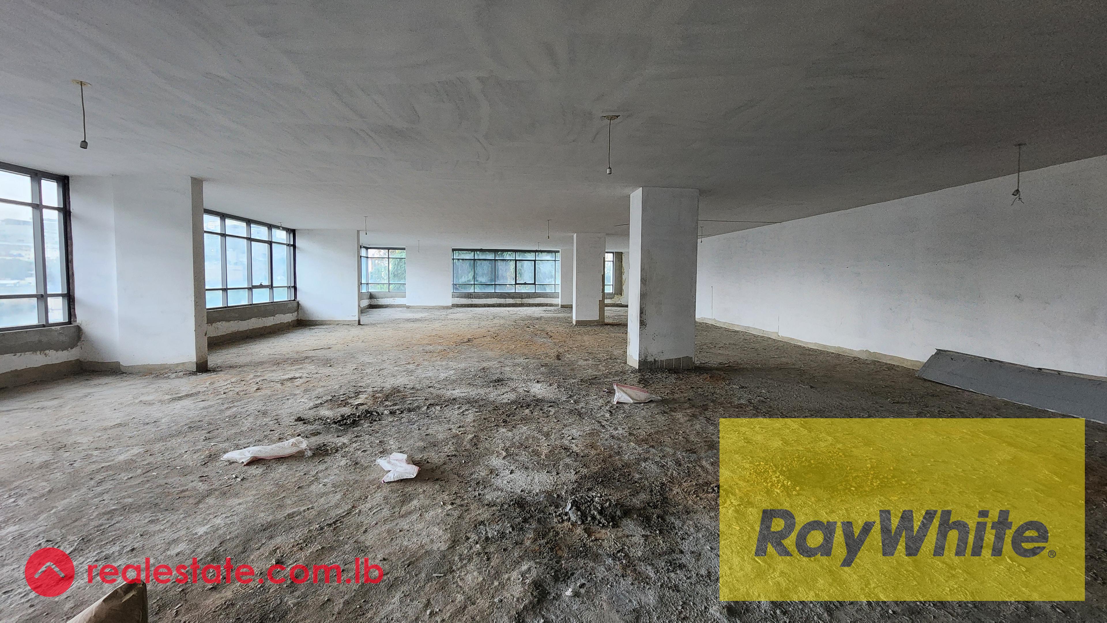 400sqm Space in Hazmieh For Rent | office, showroom or retail