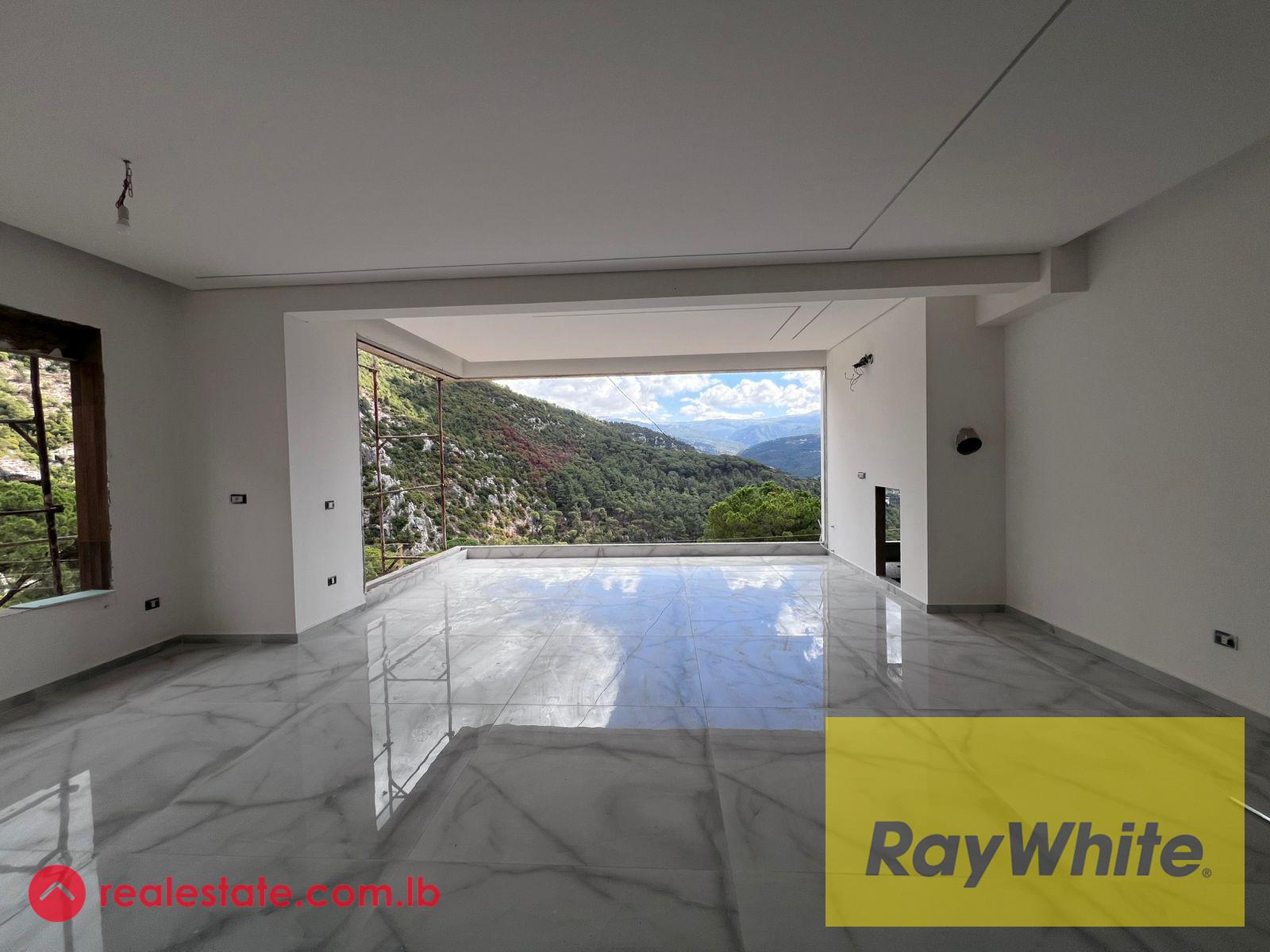 185 sqm Apartment in Baabdat – 50% DP, Installments