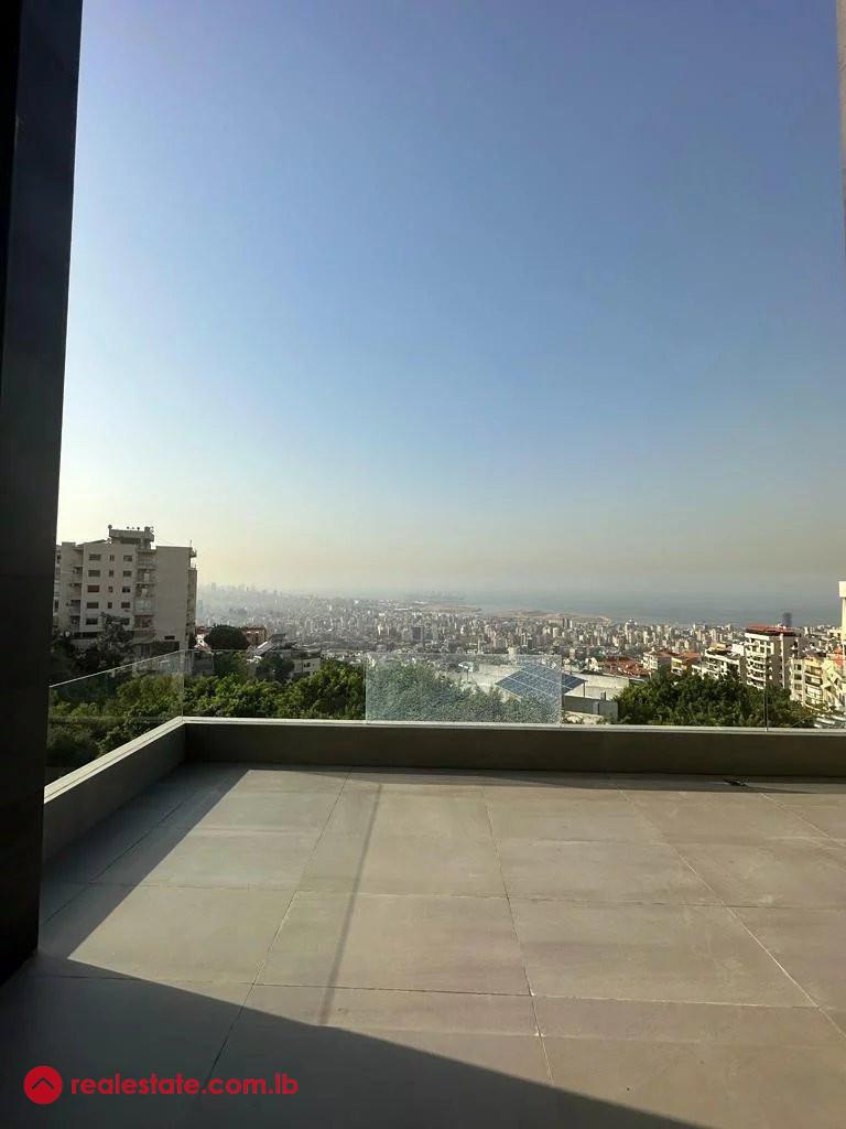 Luxurious Duplex with Spacious Terrace and Sea View in Fanar