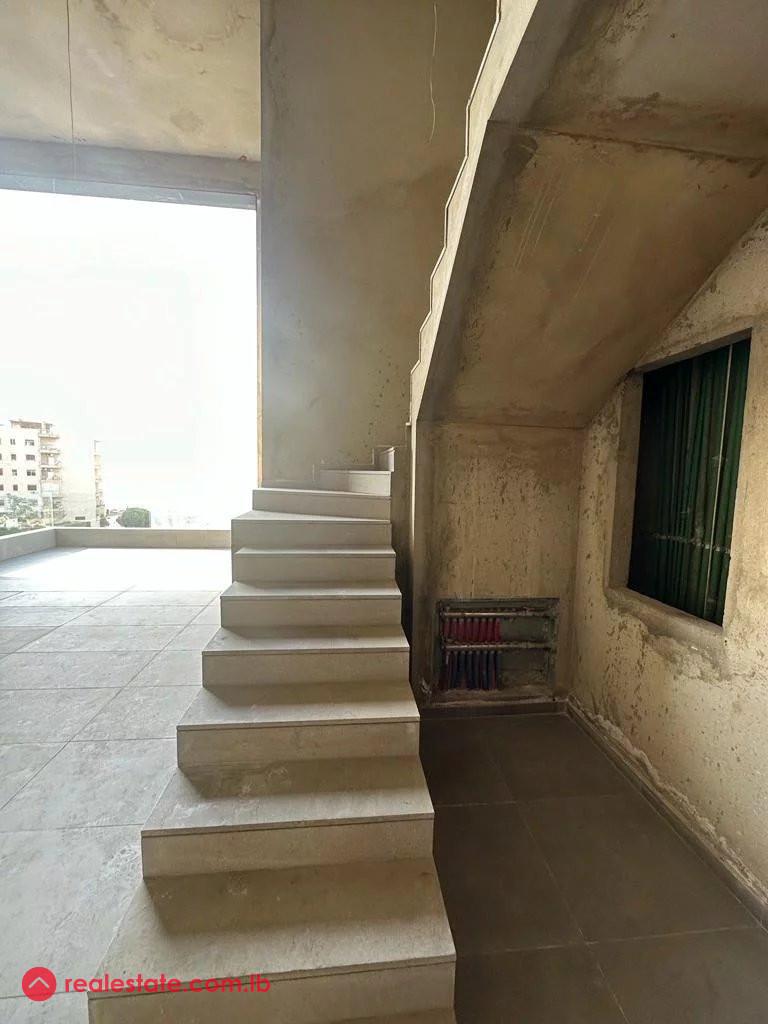 Luxurious Duplex with Spacious Terrace and Sea View in Fanar