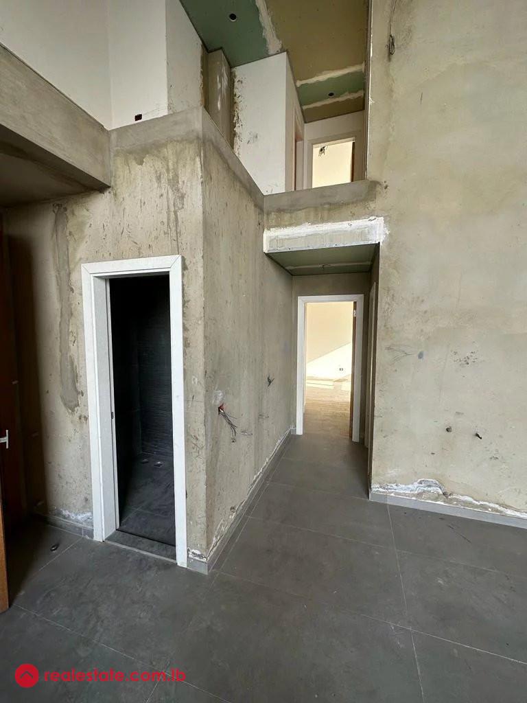 Luxurious Duplex with Spacious Terrace and Sea View in Fanar