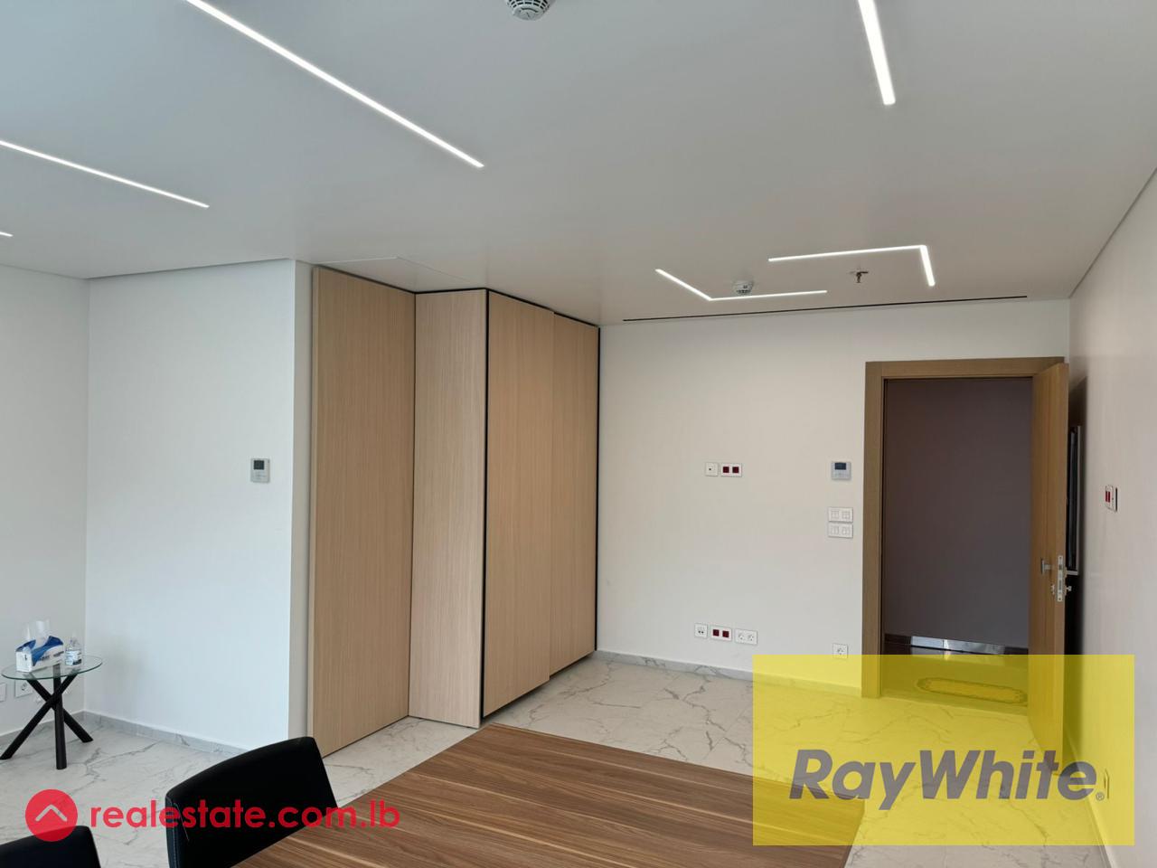 Office for rent in Dbayeh