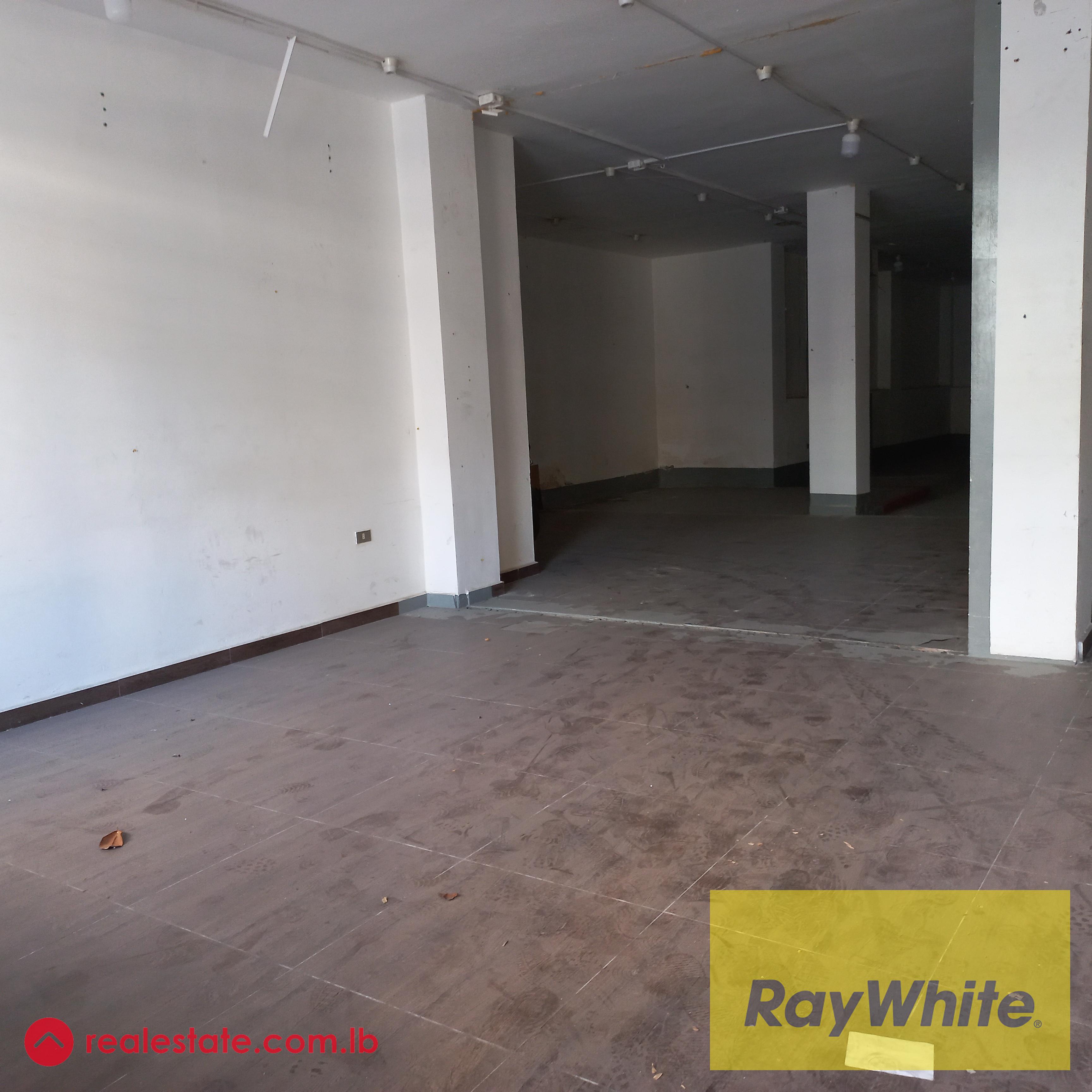 Shop of 129sqm in Zalka for sale